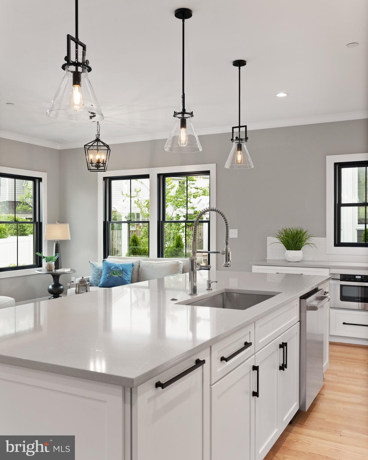 MURRAY HILL - Residential