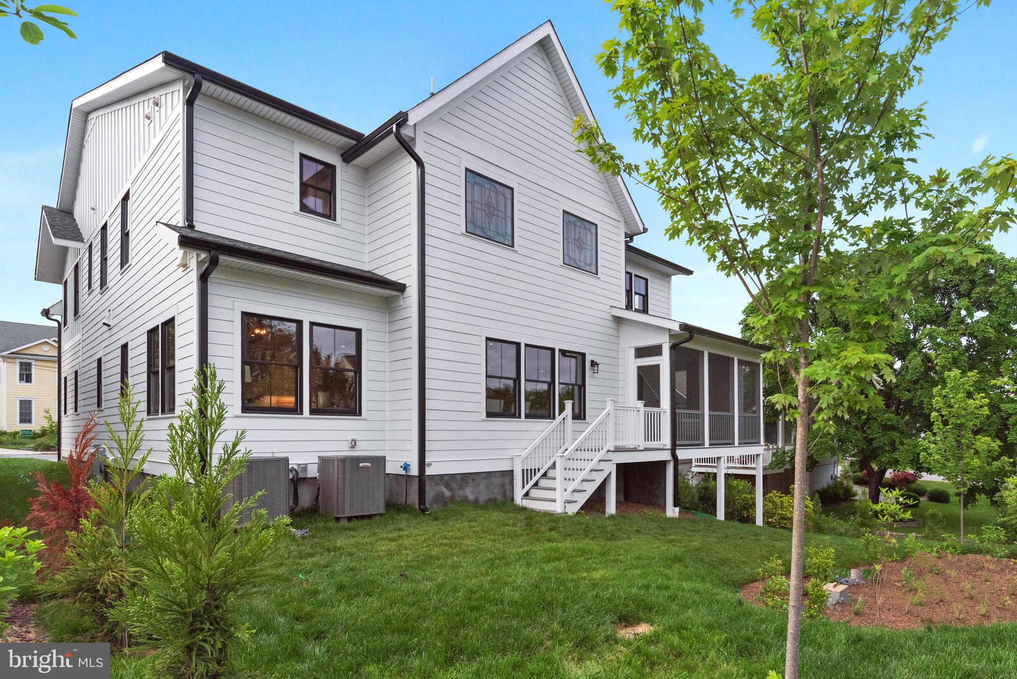 MURRAY HILL - Residential