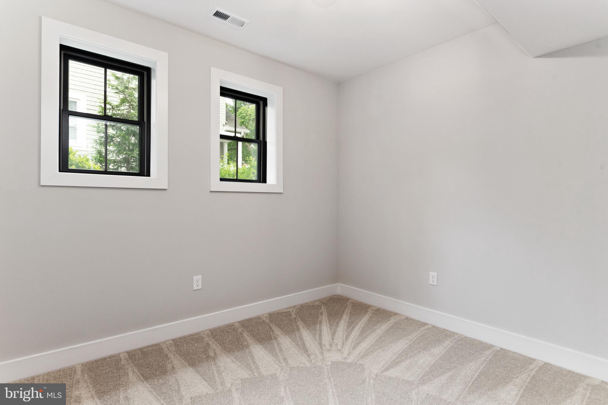 MURRAY HILL - Residential