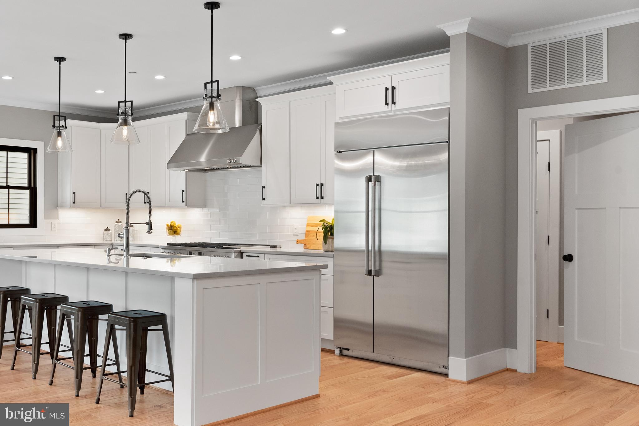 MURRAY HILL - Residential