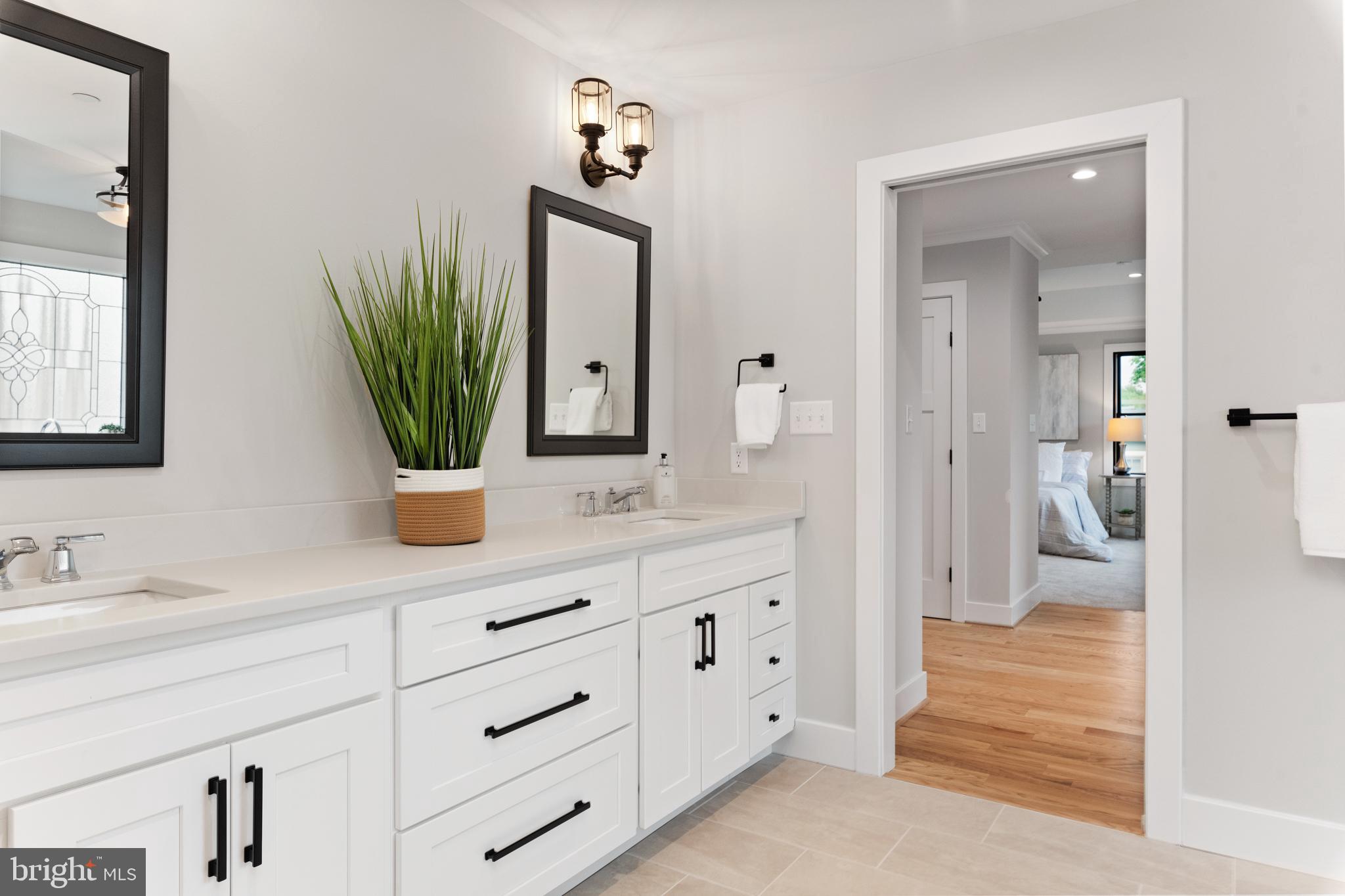 MURRAY HILL - Residential