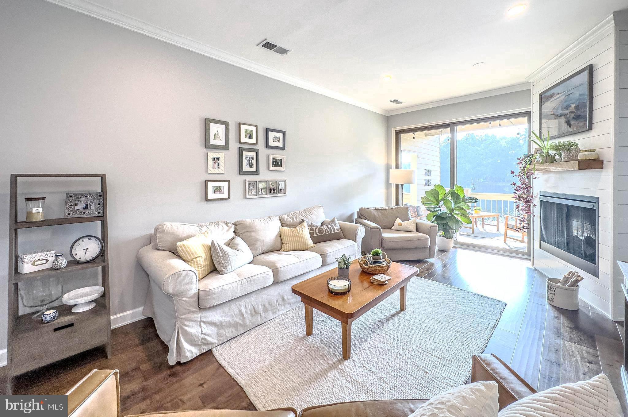 HARBOR POINT - Residential Lease