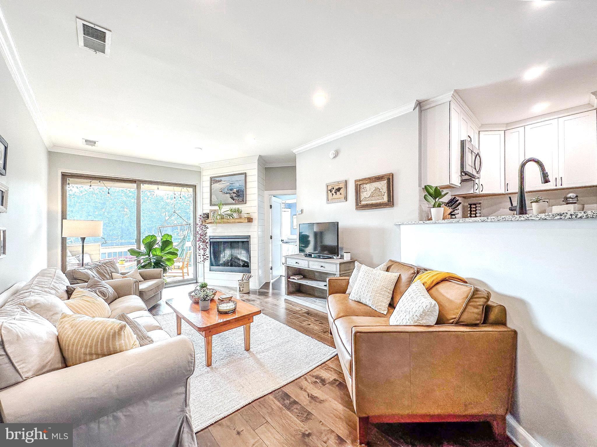 HARBOR POINT - Residential Lease