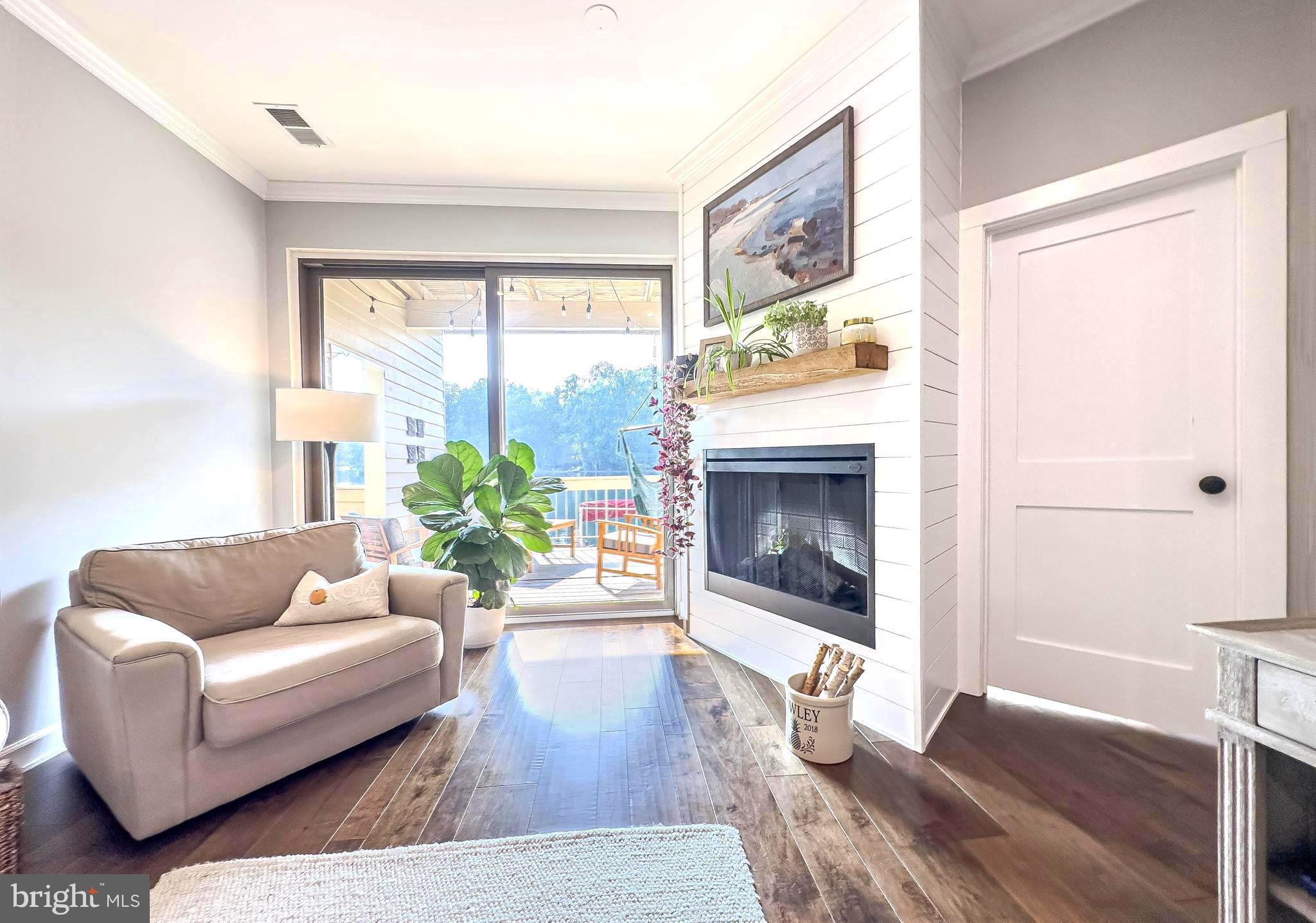 HARBOR POINT - Residential Lease