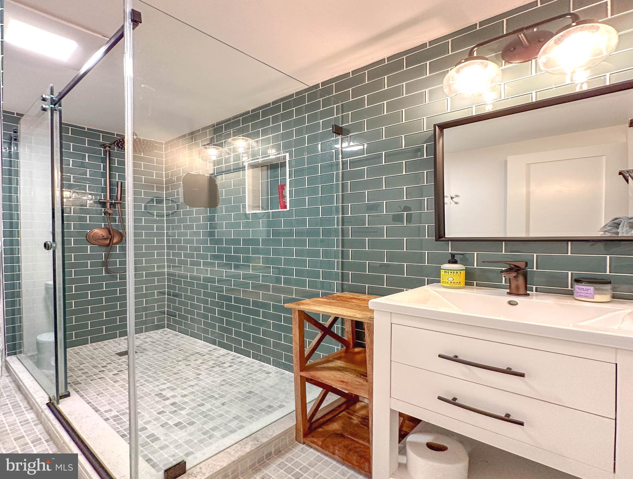 HARBOR POINT - Residential Lease