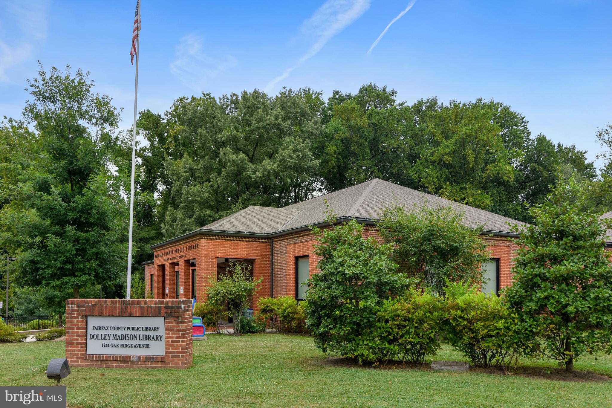 MCLEAN ESTATES - Residential