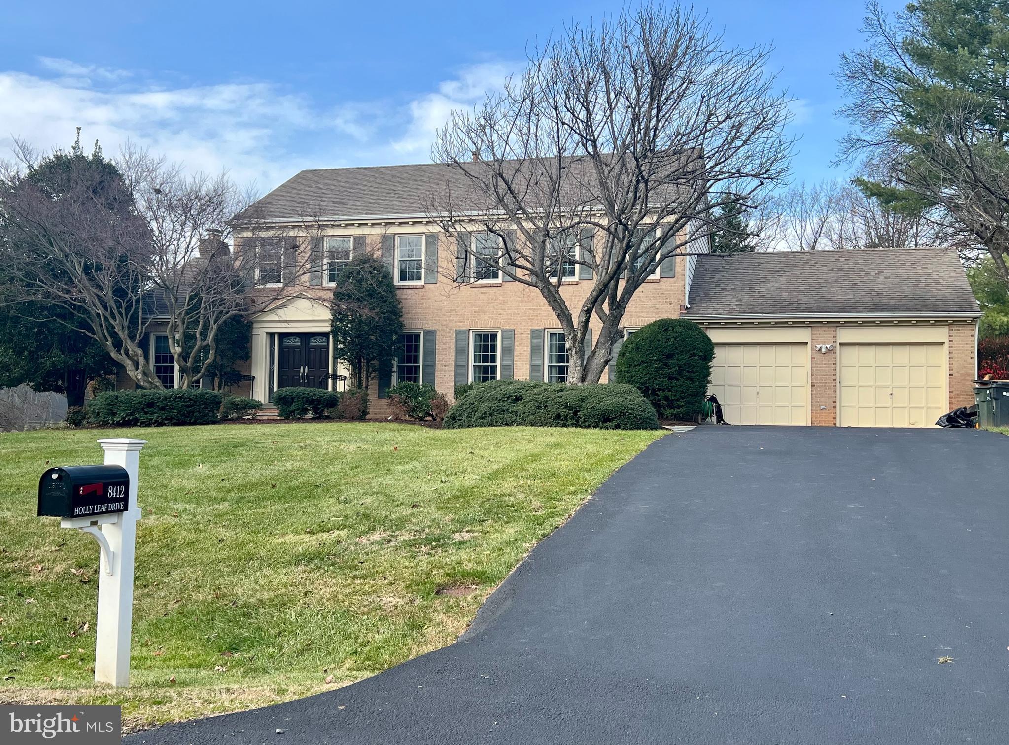 MCLEAN ESTATES - Residential