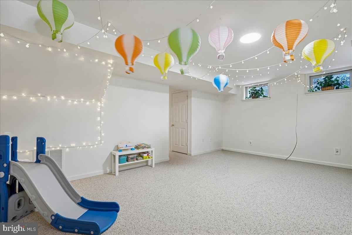 WORMANS MILL - Residential