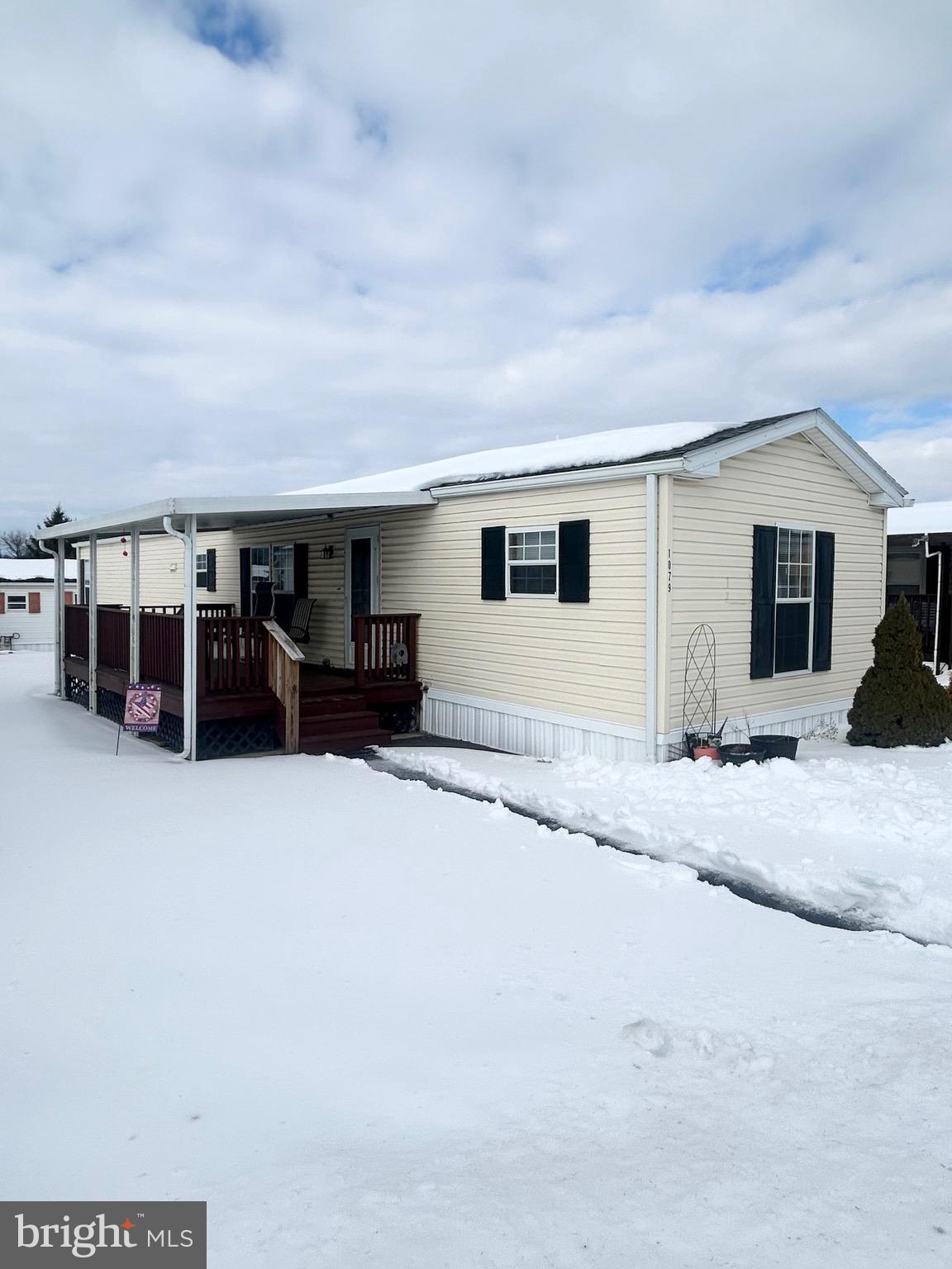 LAUREL COMMONS - Residential