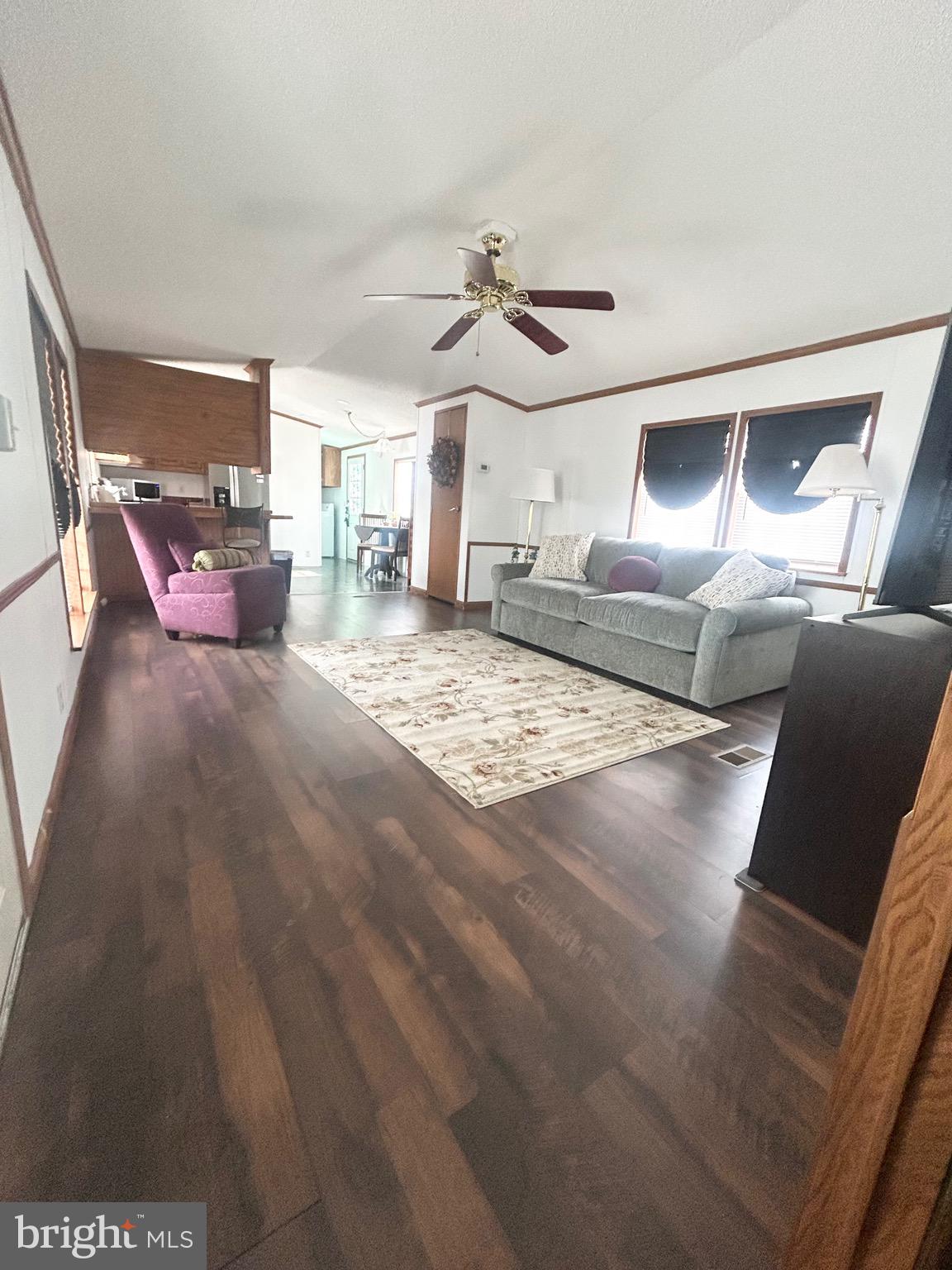 LAUREL COMMONS - Residential