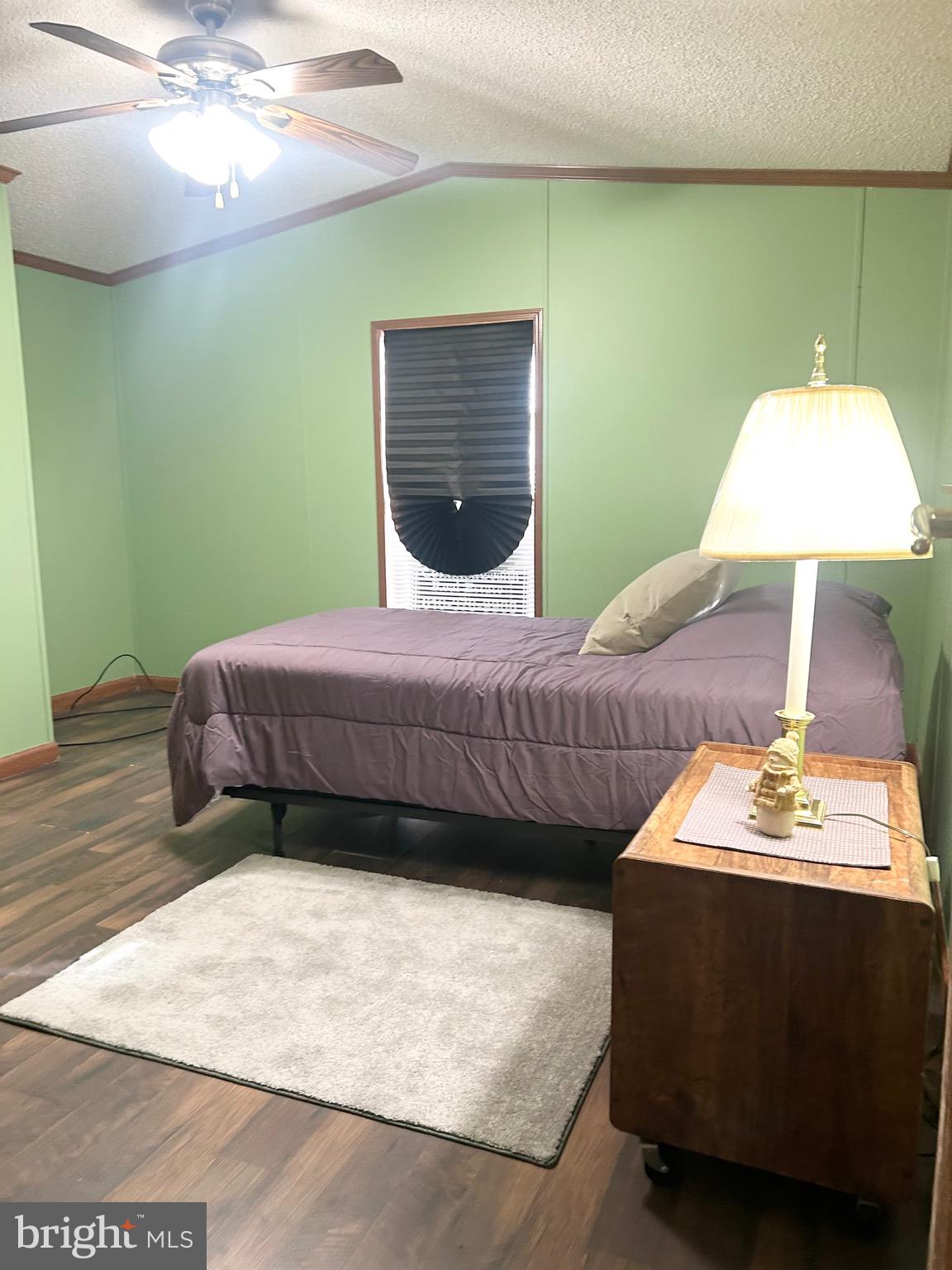 LAUREL COMMONS - Residential