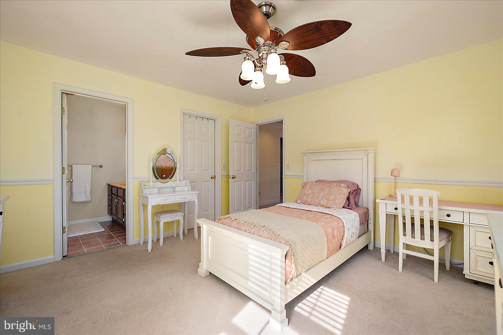 FOXCHASE - Residential