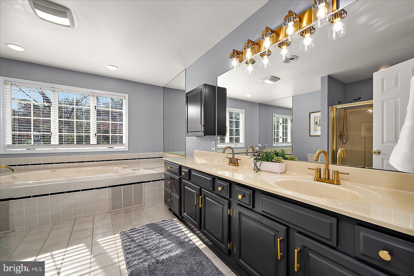 FOXCHASE - Residential