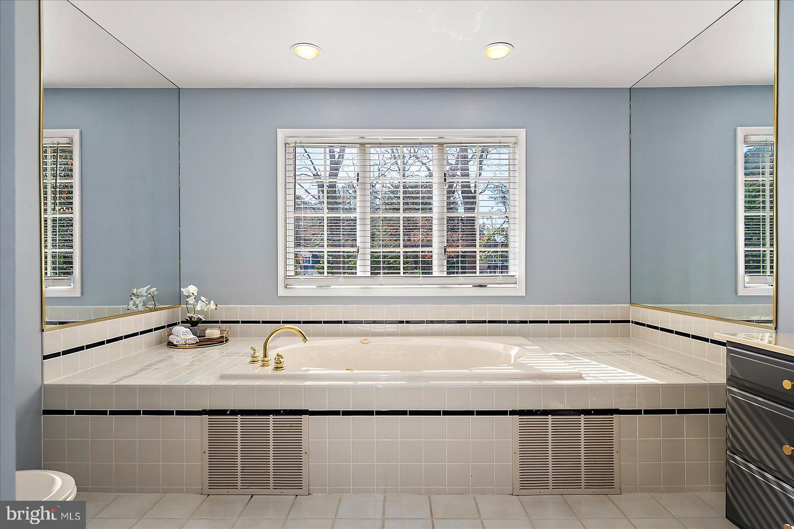 FOXCHASE - Residential