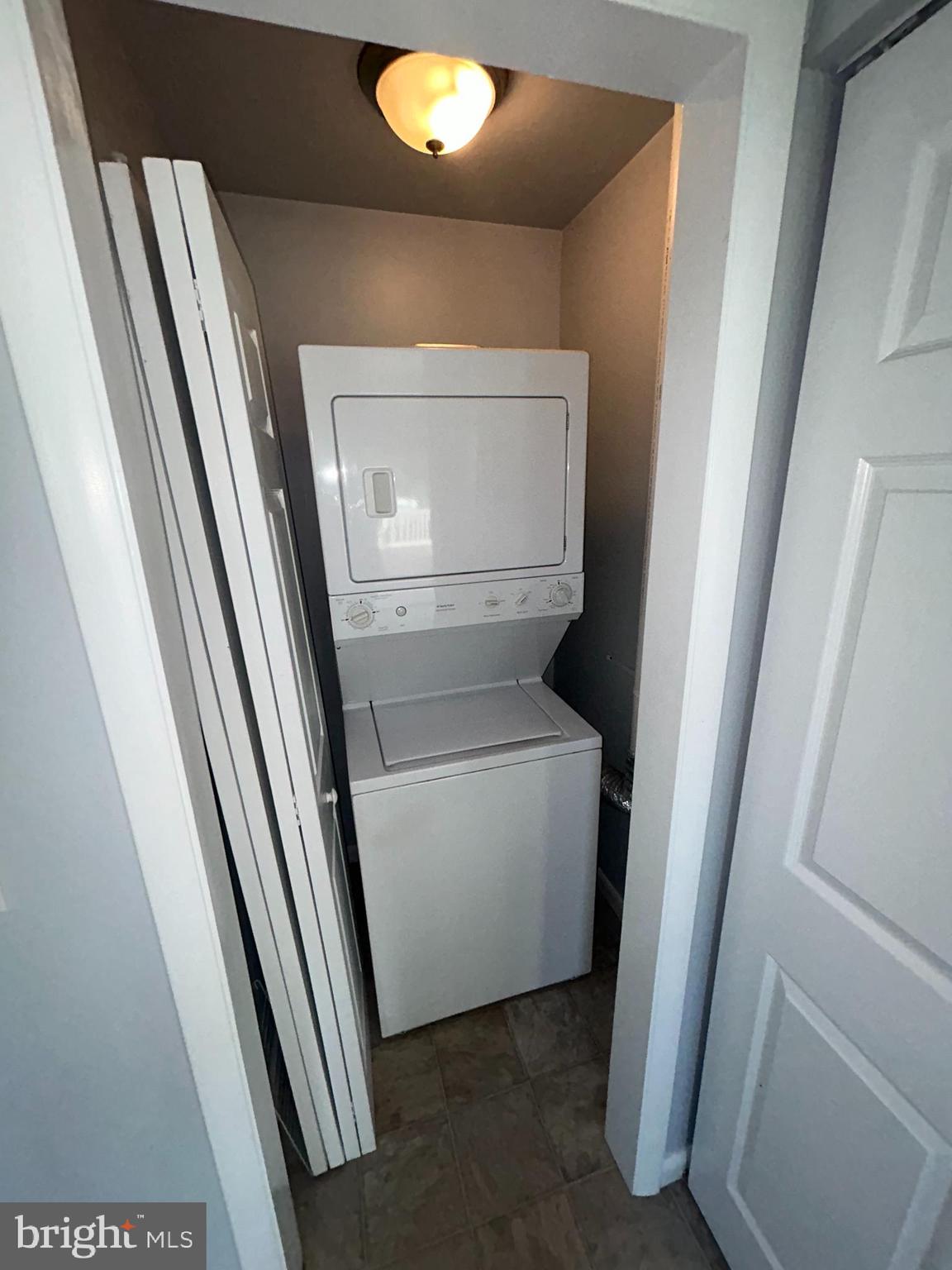 RESIDENTIAL - Residential Lease
