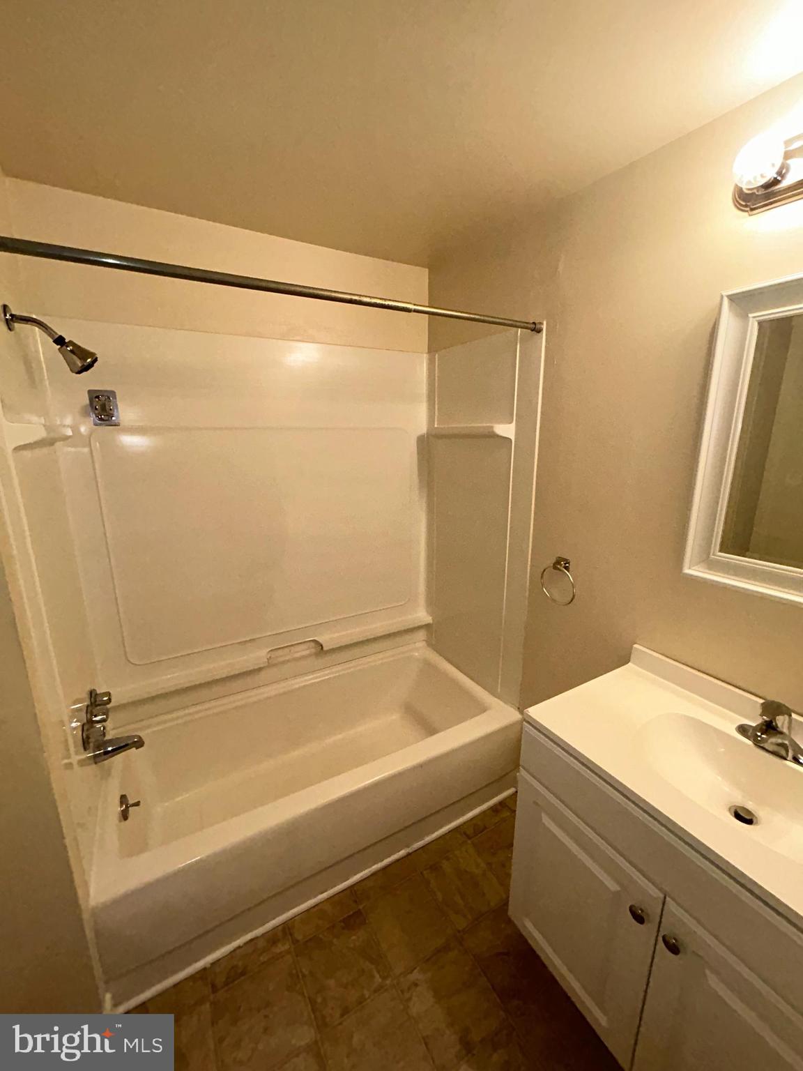 RESIDENTIAL - Residential Lease