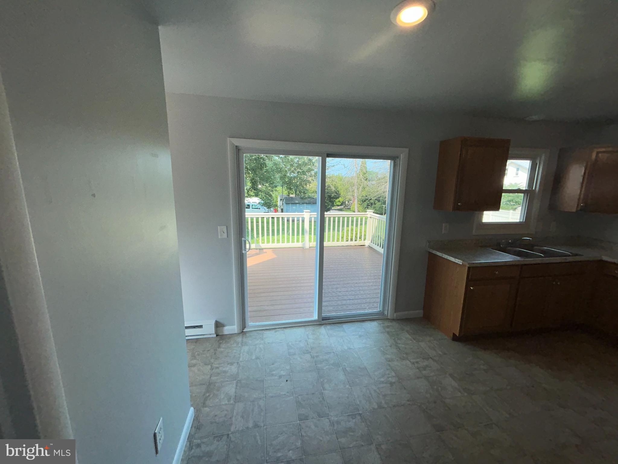 RESIDENTIAL - Residential Lease