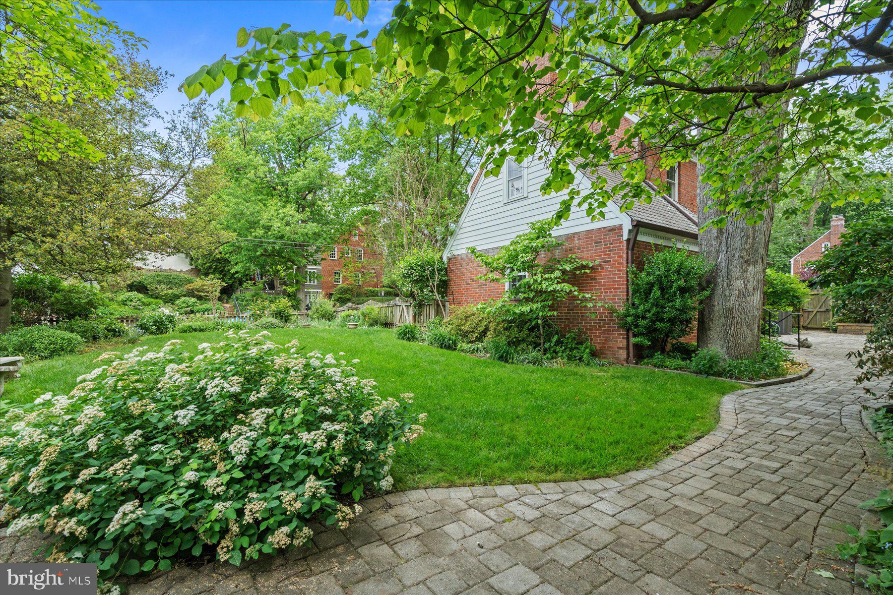 AMERICAN UNIVERSITY PARK - Residential