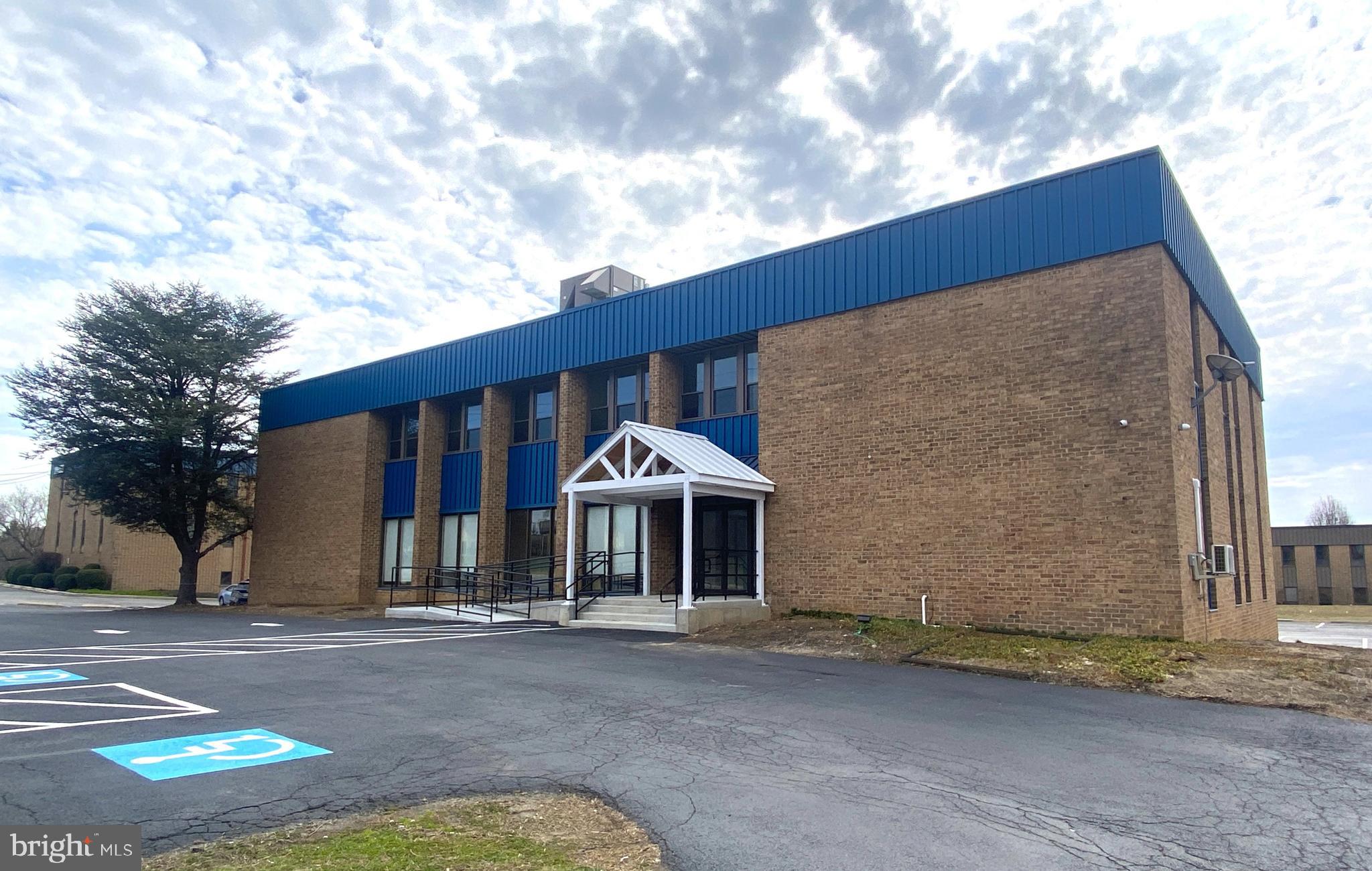 • 2,000-14,000 SF Available on 1st
and 2nd Floor
• Highly Visible from Rt. 202 & Rt. 1
• Zoned POC District: Planned Office
Center
• ADT: +/- 37,317
• New Elevator and Awnings
• Brand New Office Finishes
• Large Pylon Signage on Route 1
with Great Exposure
• Ample On-Site Parking