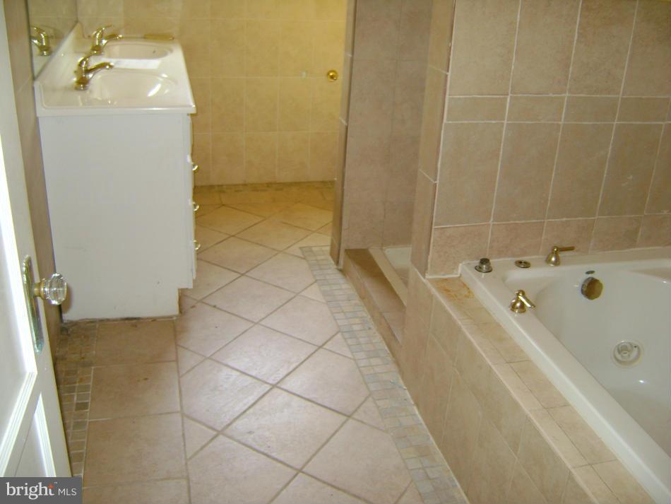 WASHINGTON FOREST - Residential