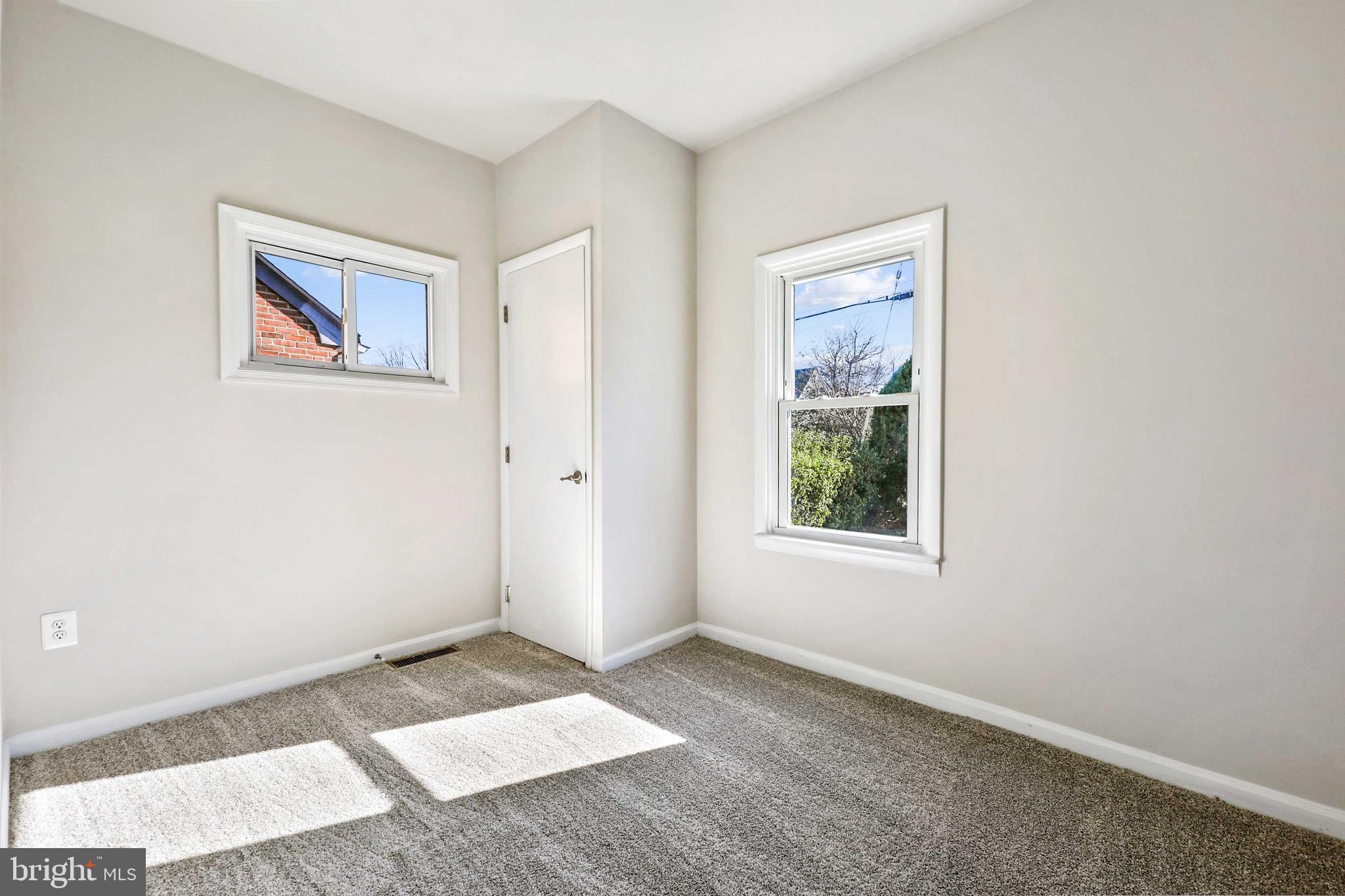 HILLENDALE PARK - Residential