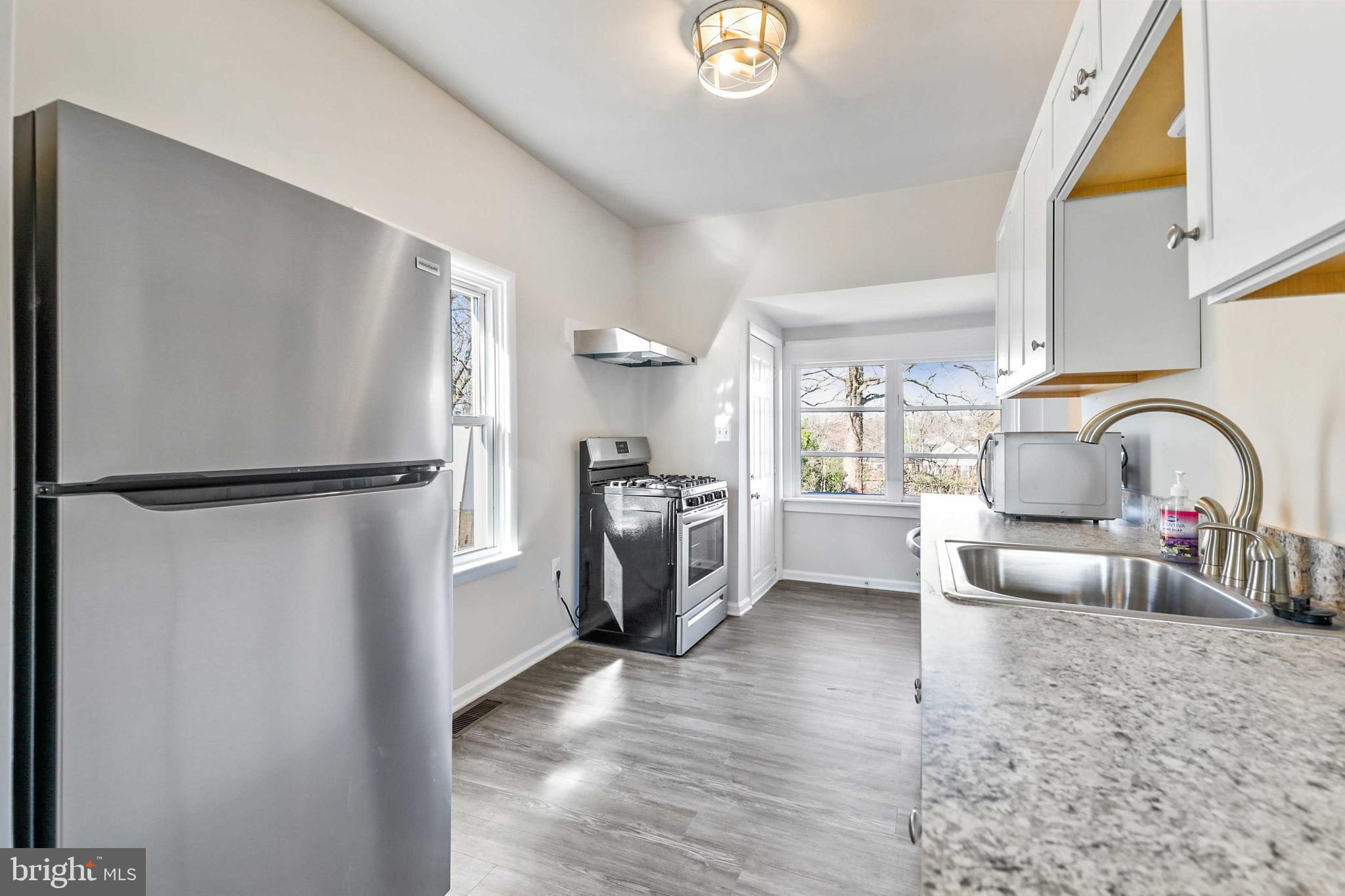 HILLENDALE PARK - Residential