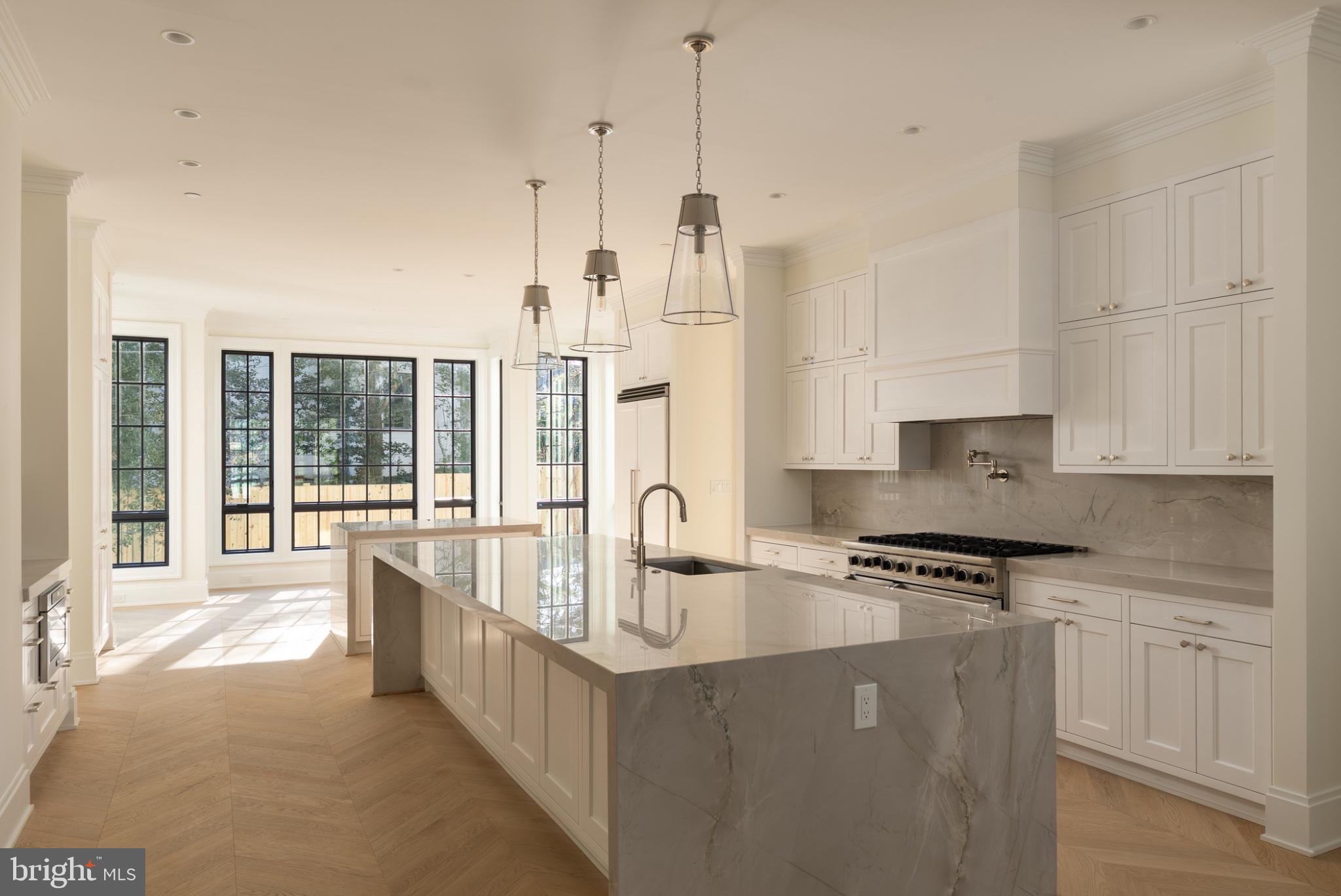 5042 OVERLOOK ROAD NW