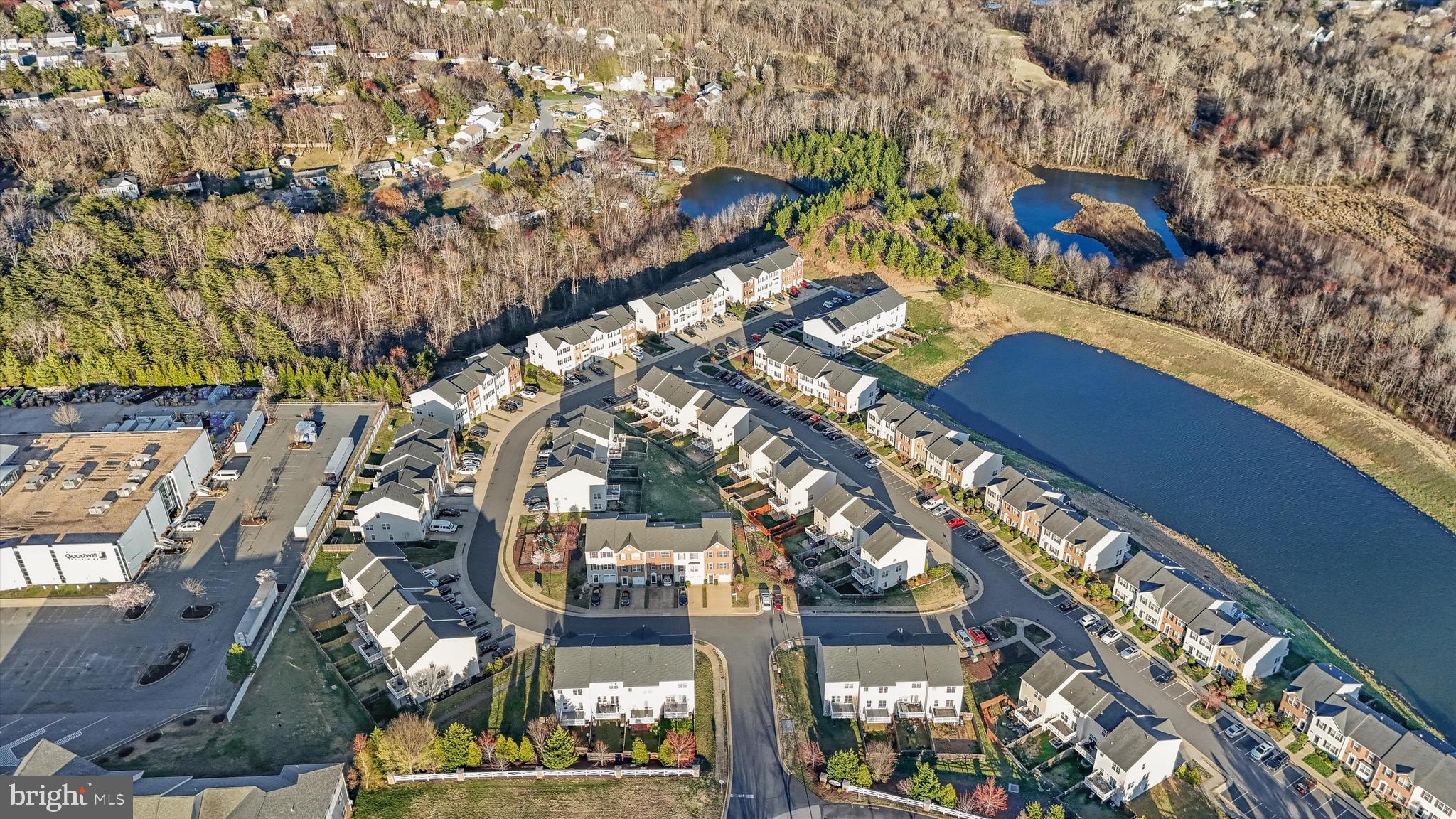 LAKESIDE - Residential