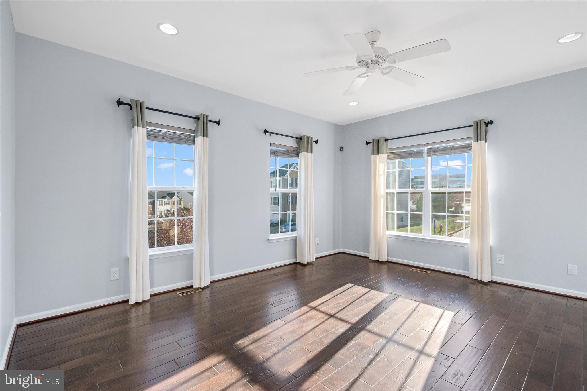 LAKESIDE - Residential