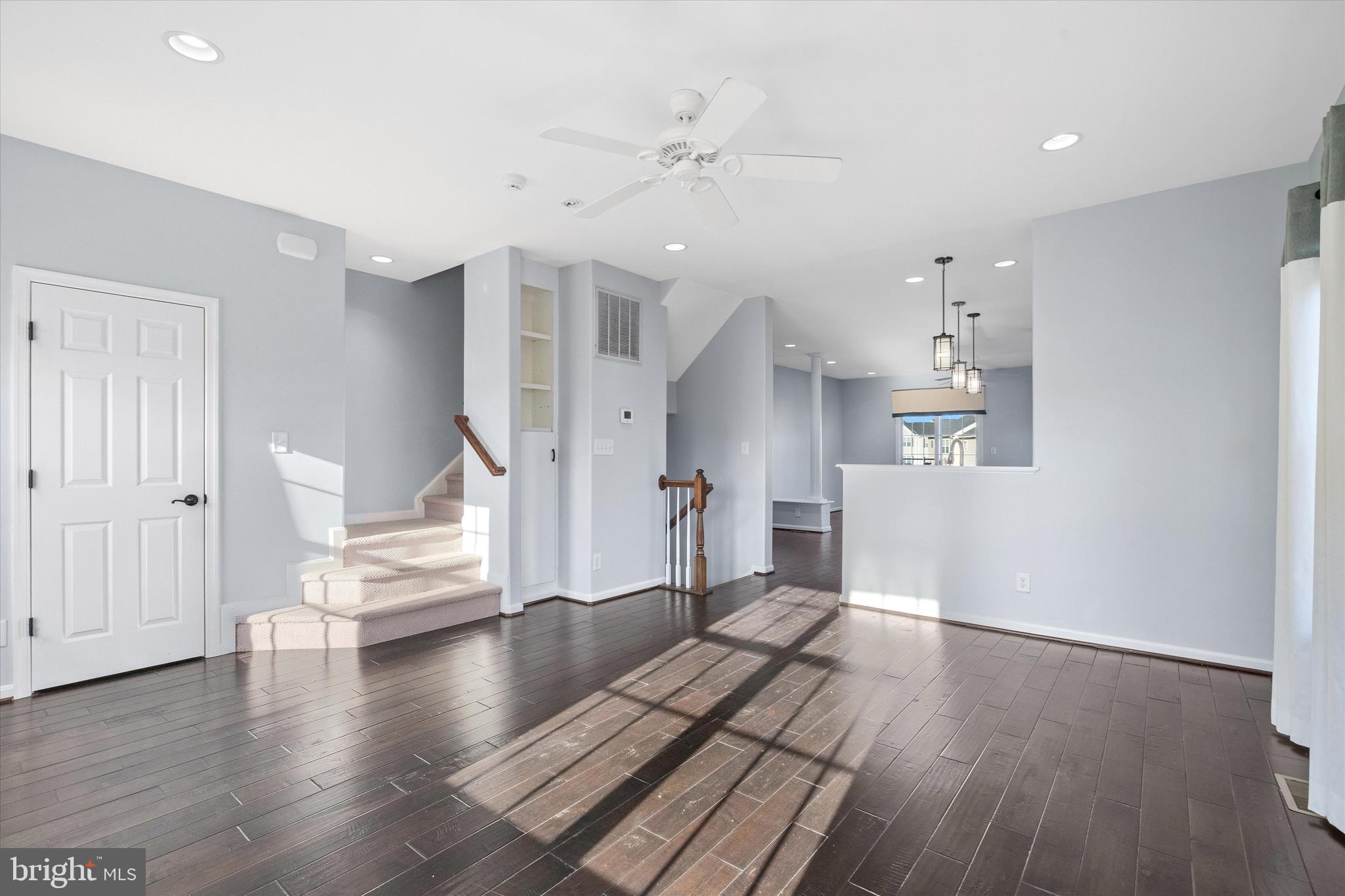 LAKESIDE - Residential