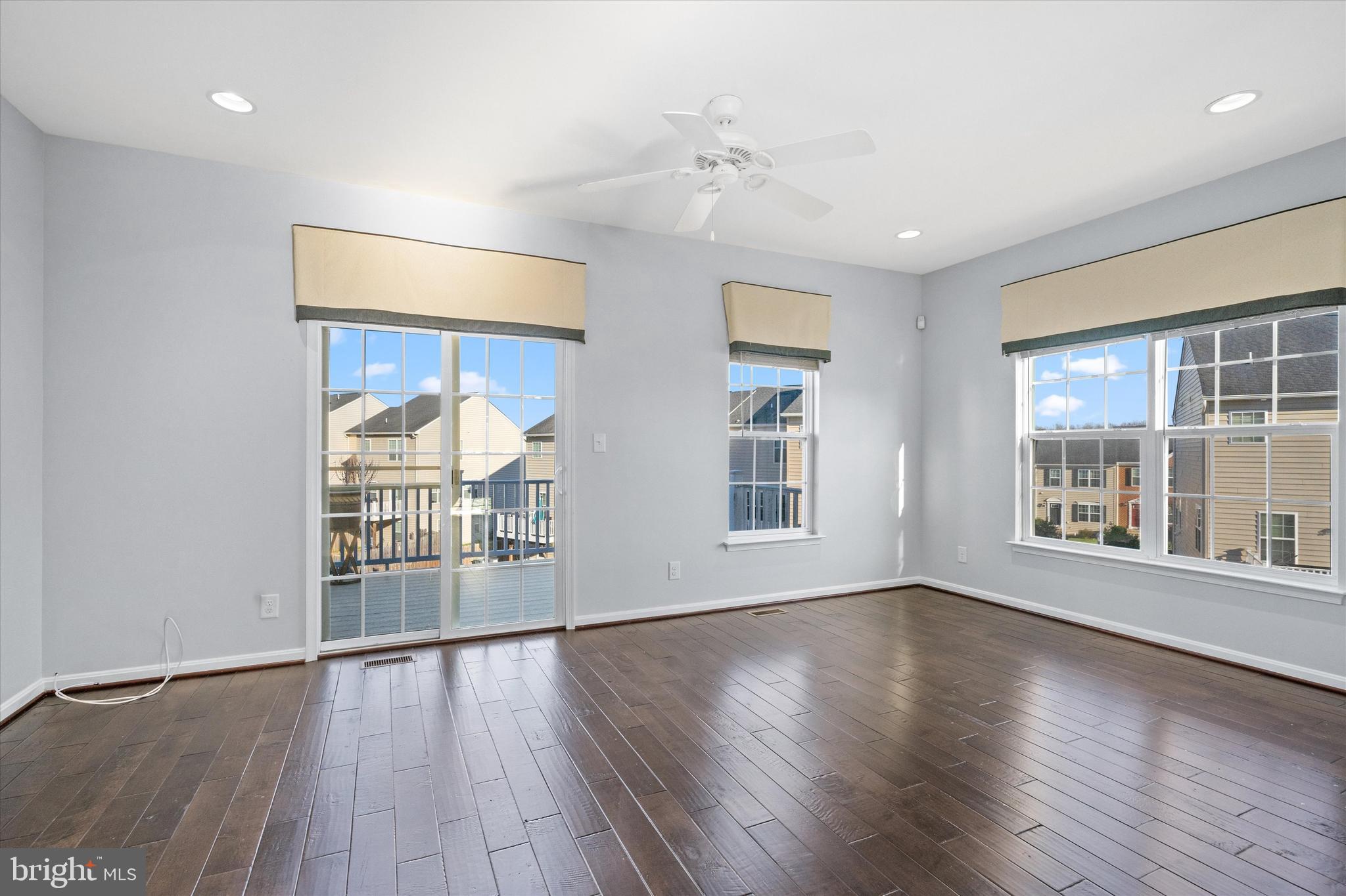 LAKESIDE - Residential