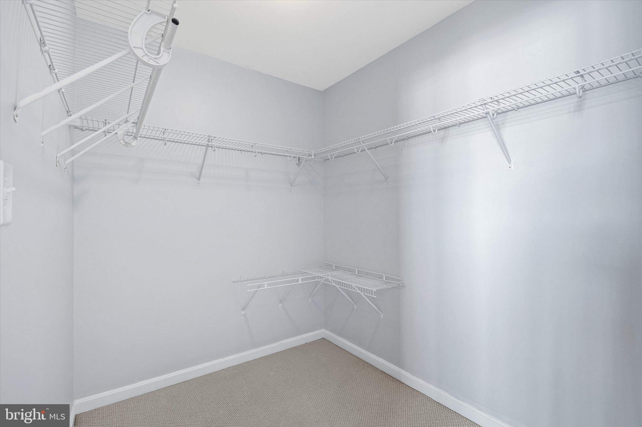 LAKESIDE - Residential