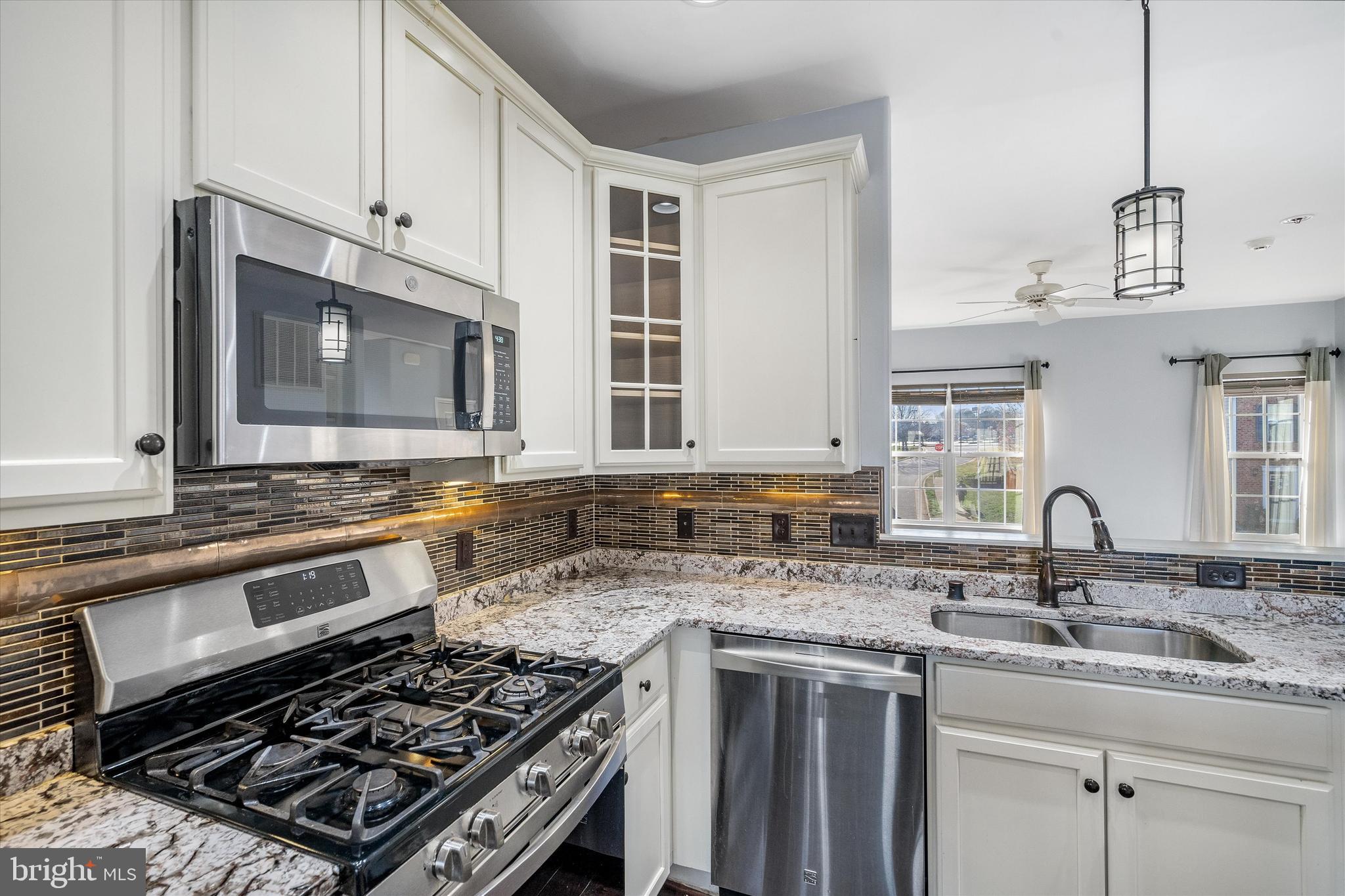 LAKESIDE - Residential