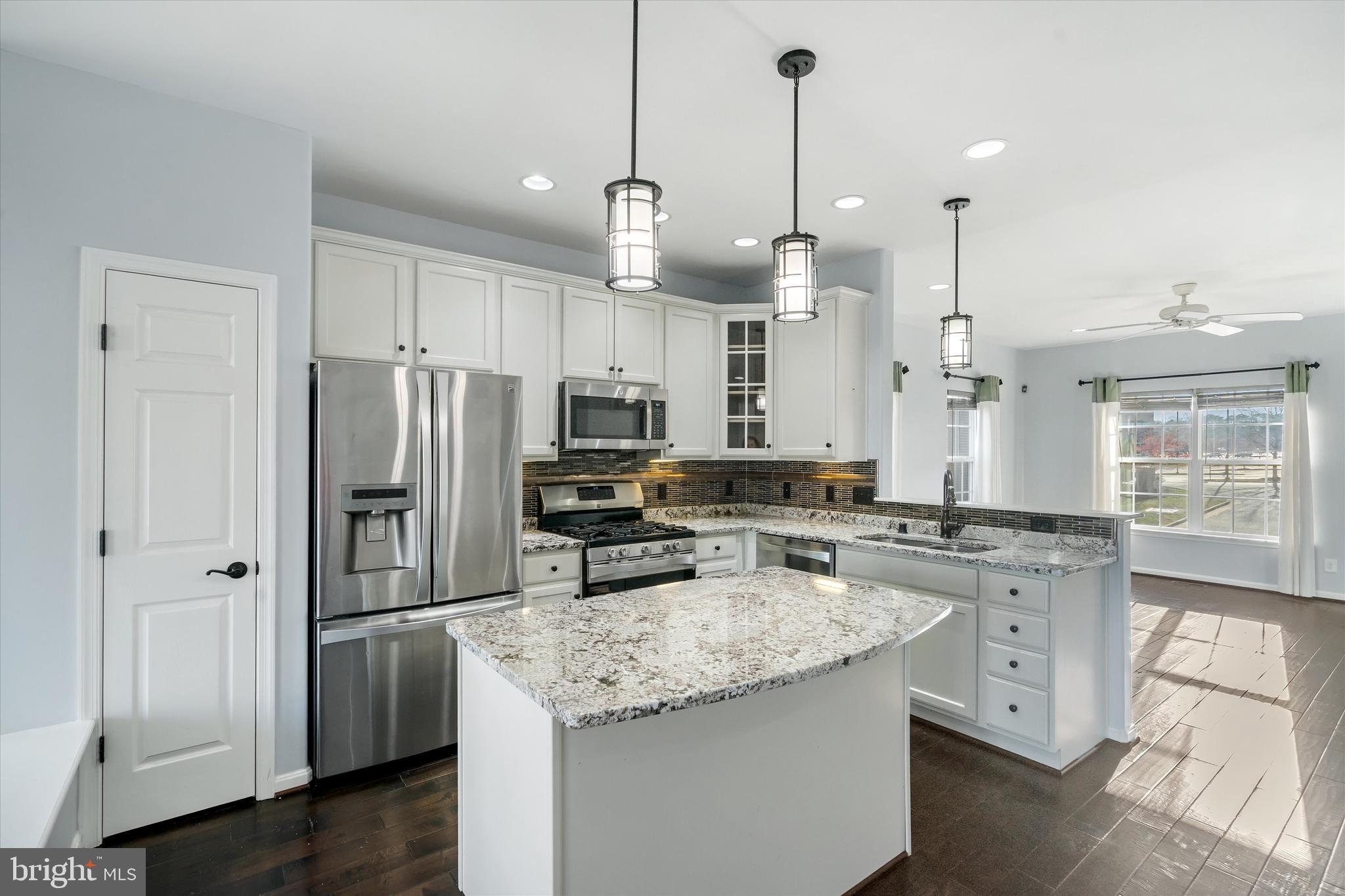 LAKESIDE - Residential