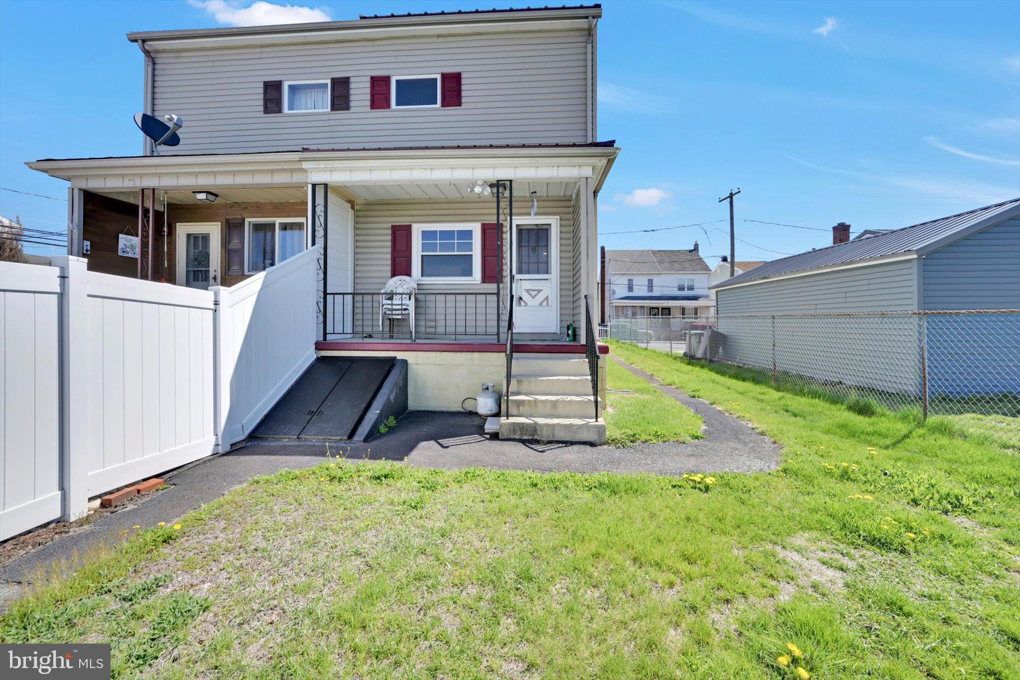 FRACKVILLE - Residential