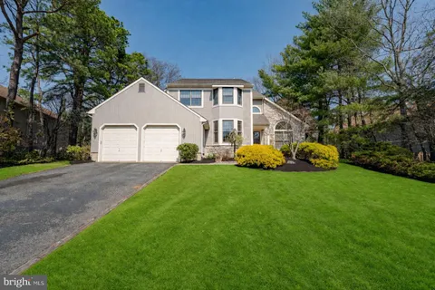 MLS: NJCD2113872