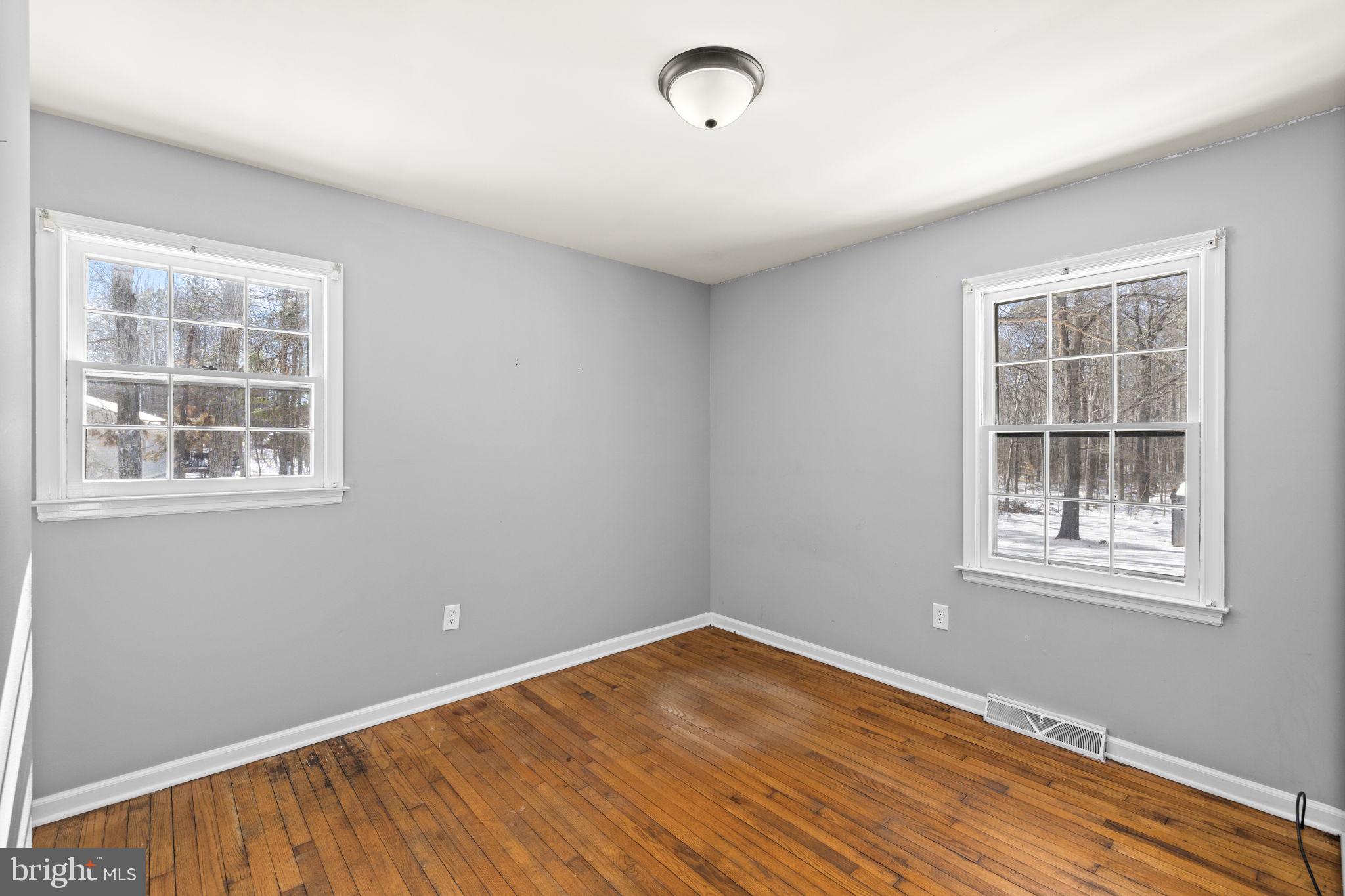 WALNUT WOODS - Residential