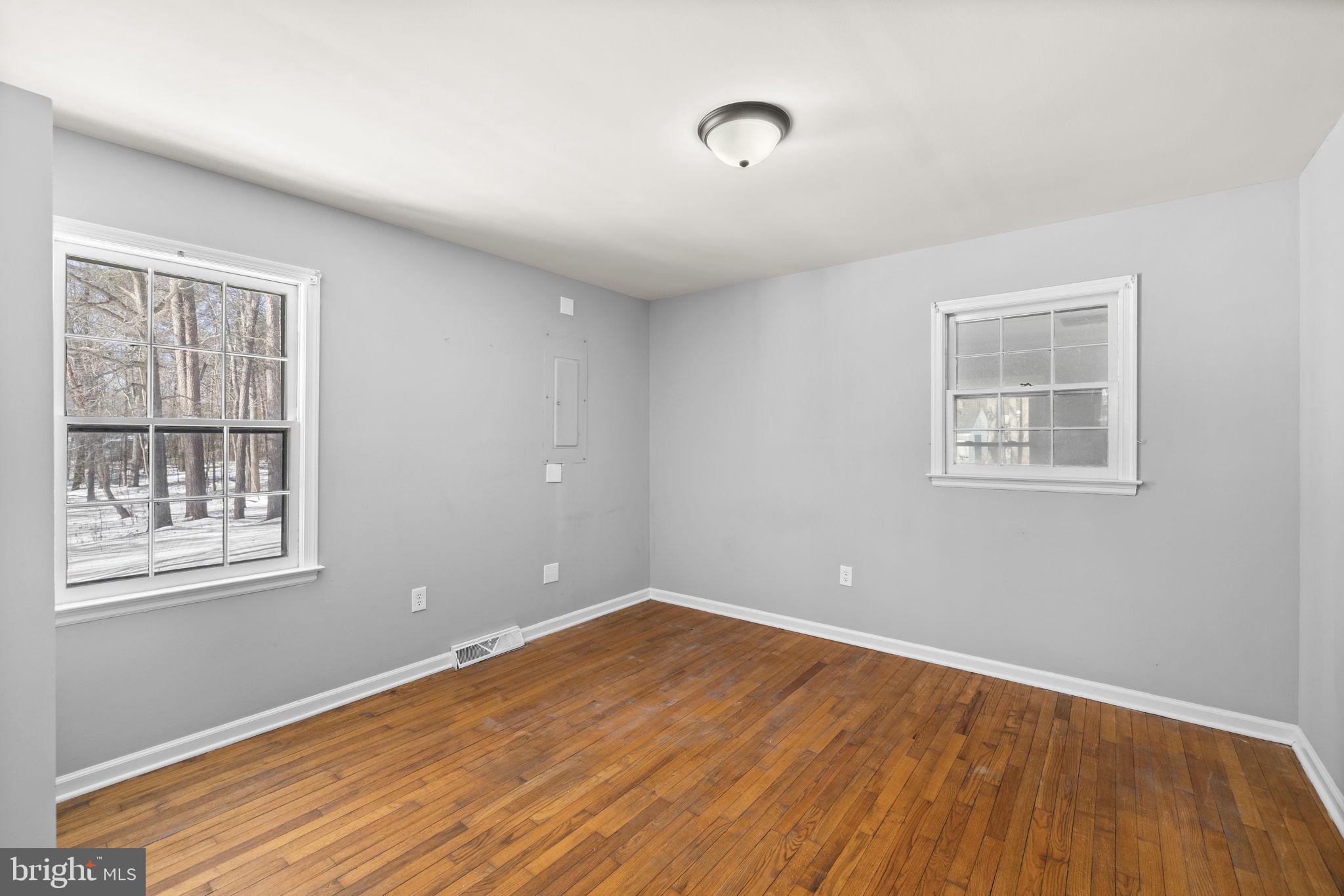 WALNUT WOODS - Residential