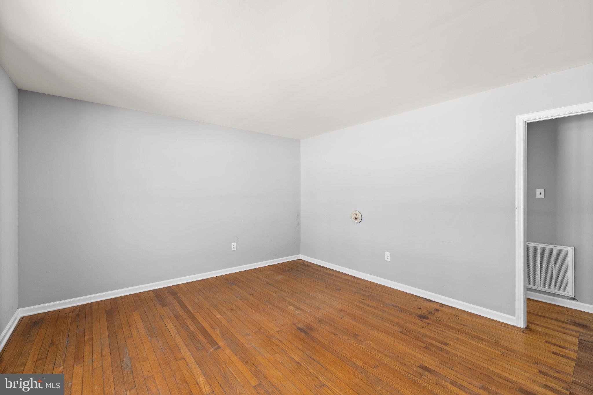 WALNUT WOODS - Residential