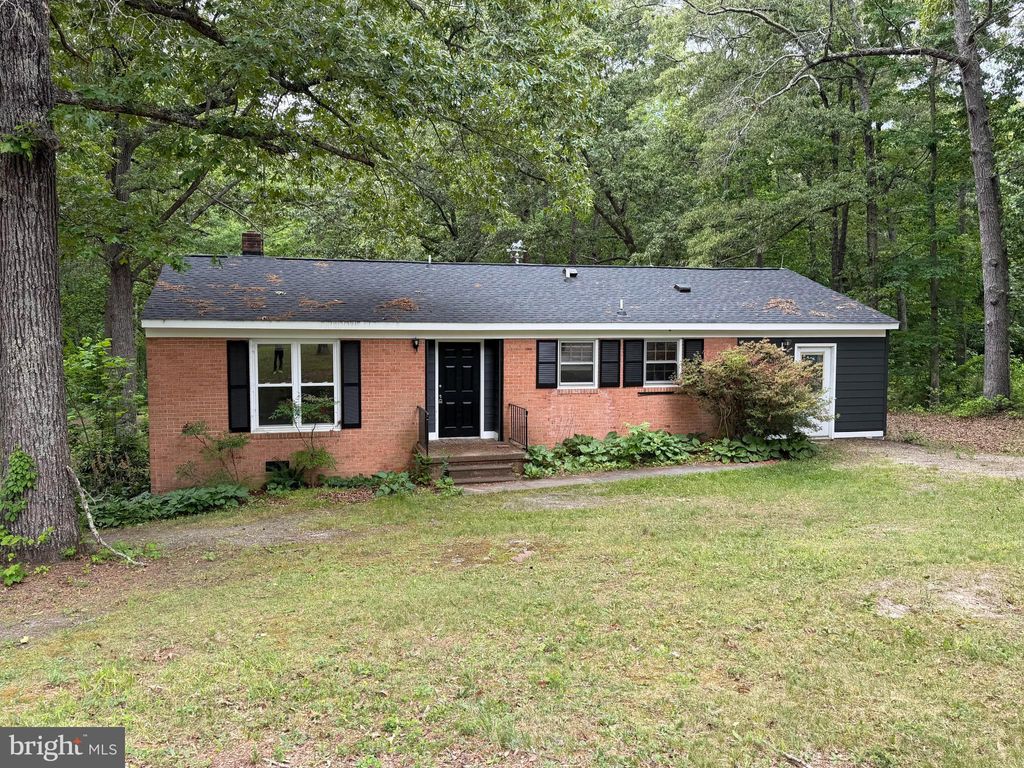 Photo of 727 Chalklevel Road, LOUISA, VA 23093 (MLS # VALA2009266)