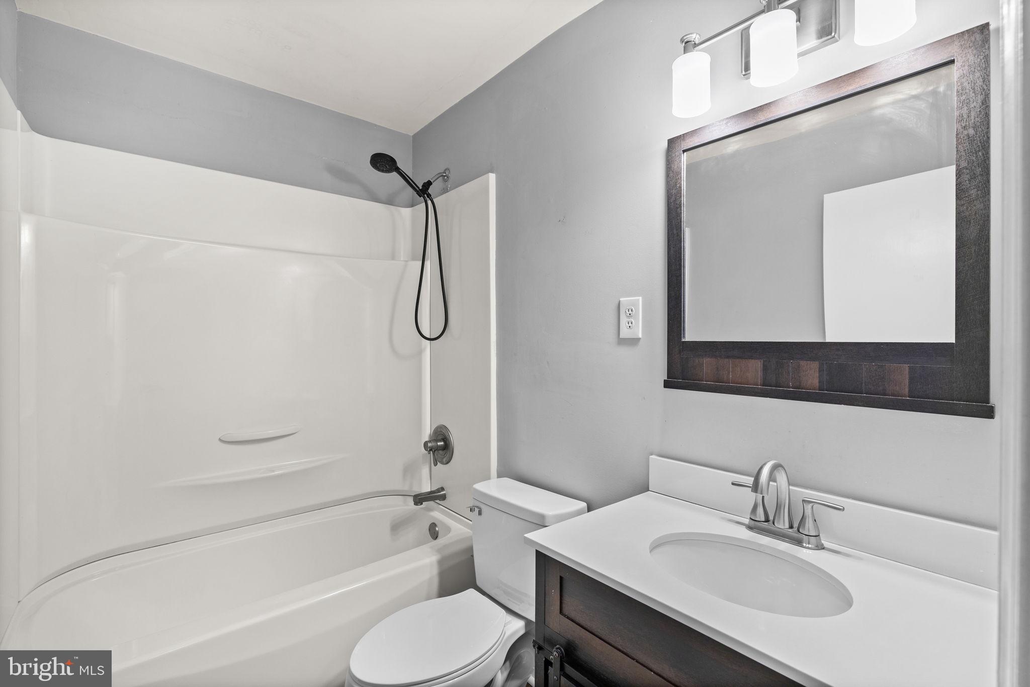 WALNUT WOODS - Residential