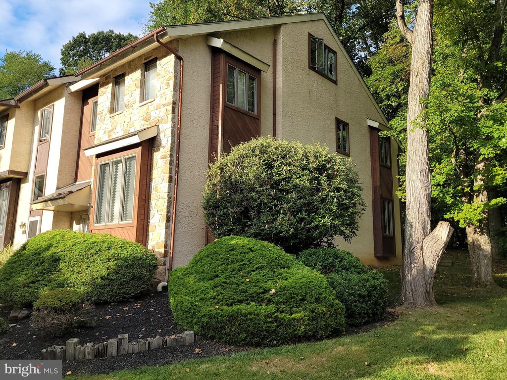 Photo of 426 Heatherwood Drive, MEDIA, PA 19063 (MLS # PADE2099958)