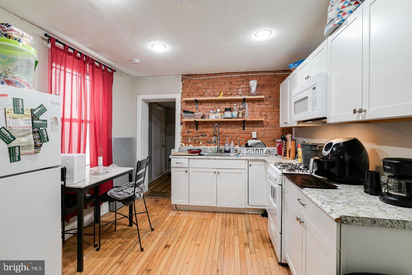 TEMPLE UNIVERSITY - Residential Lease