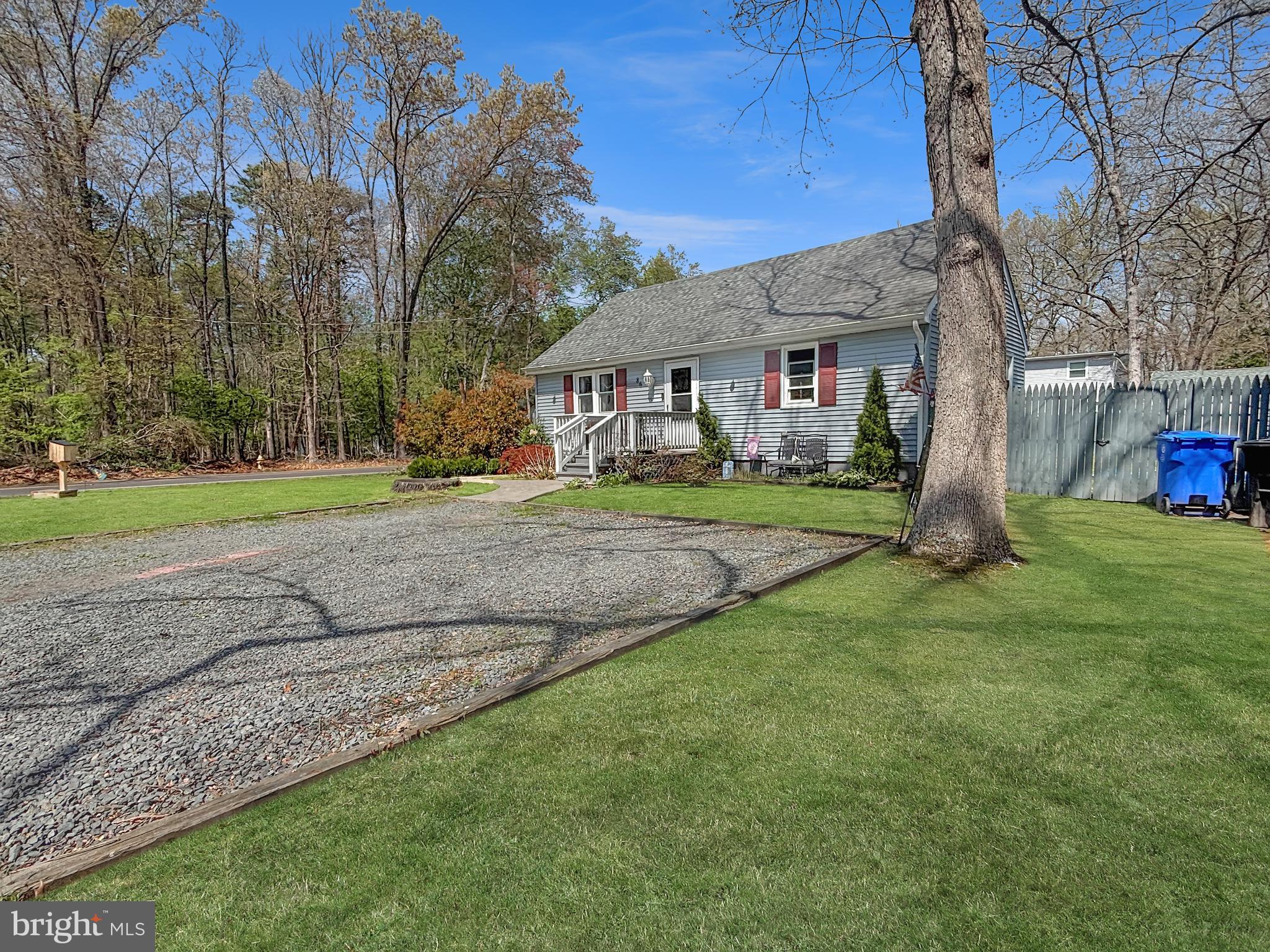 86 IRIS STREET