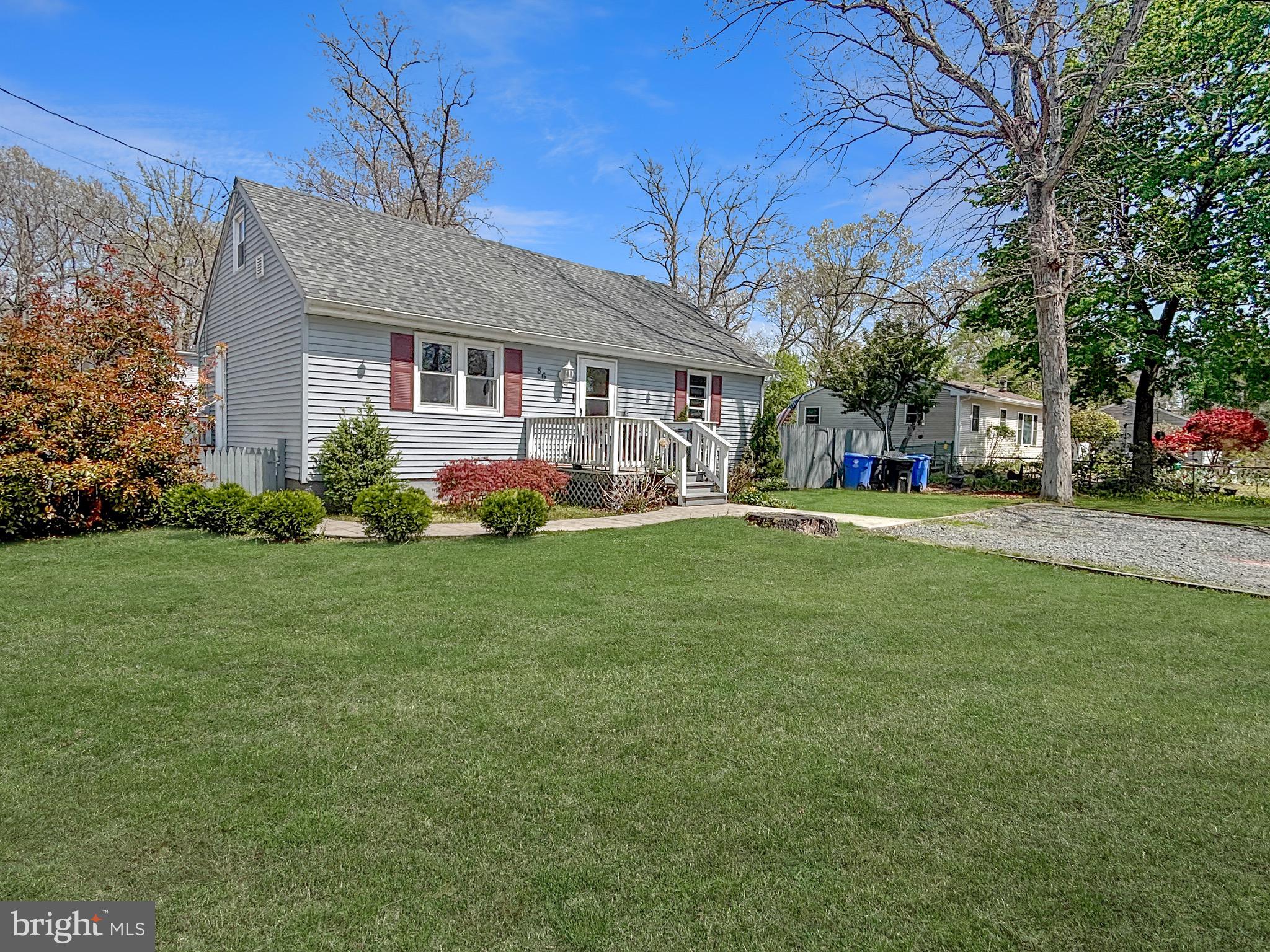 86 IRIS STREET