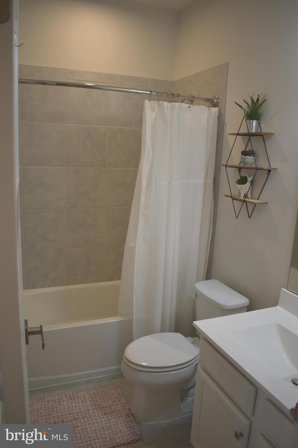 LAKE FREDERICK - Residential