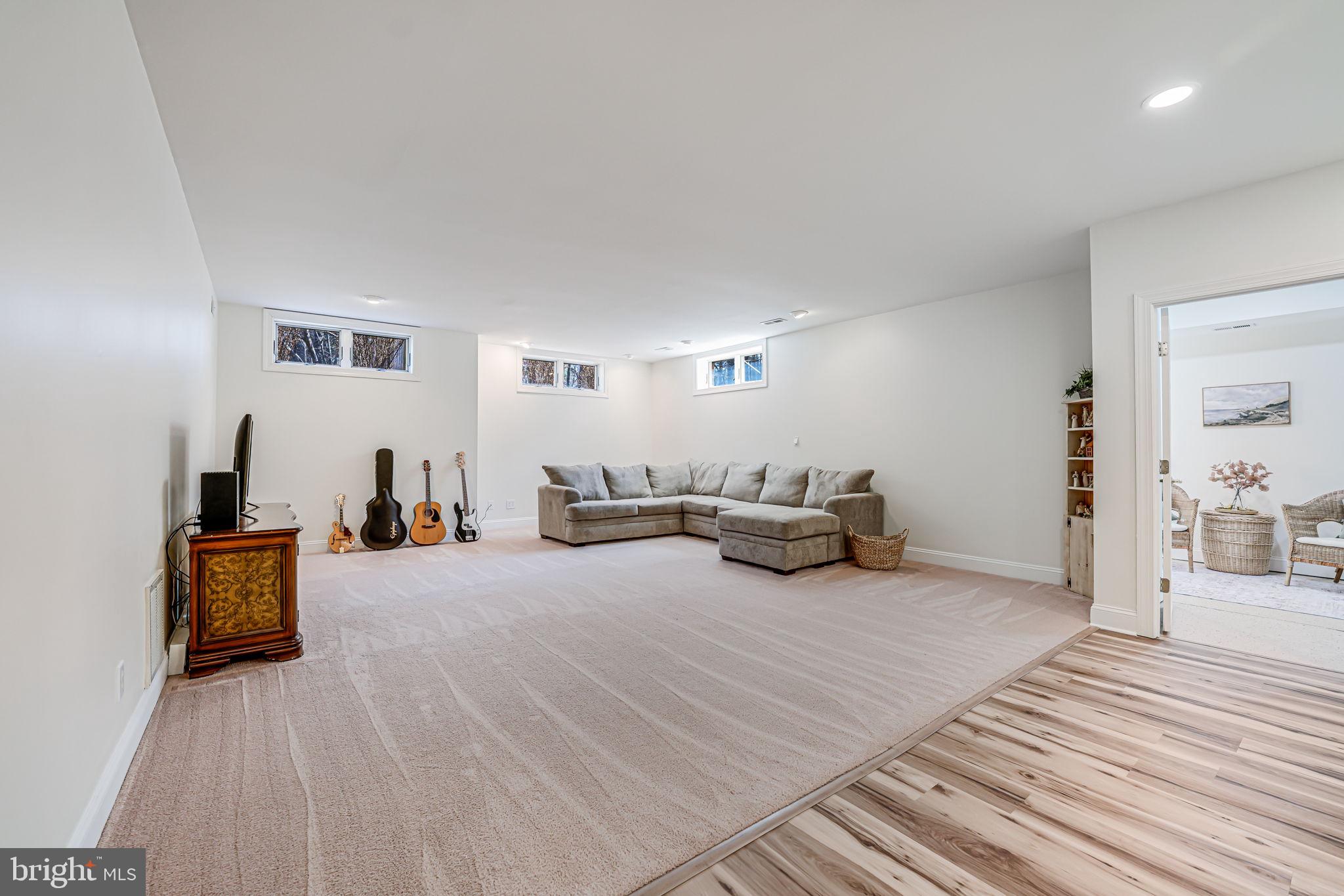 FAWN LAKE - Residential