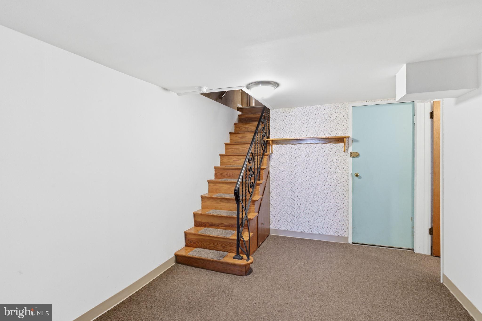 FOX CHASE - Residential