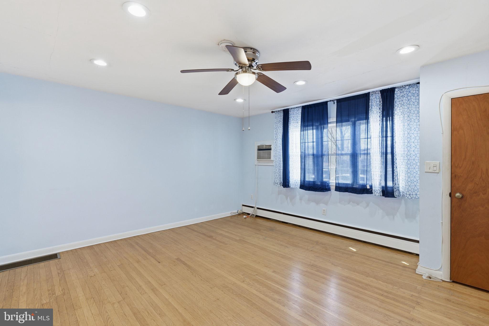 FOX CHASE - Residential