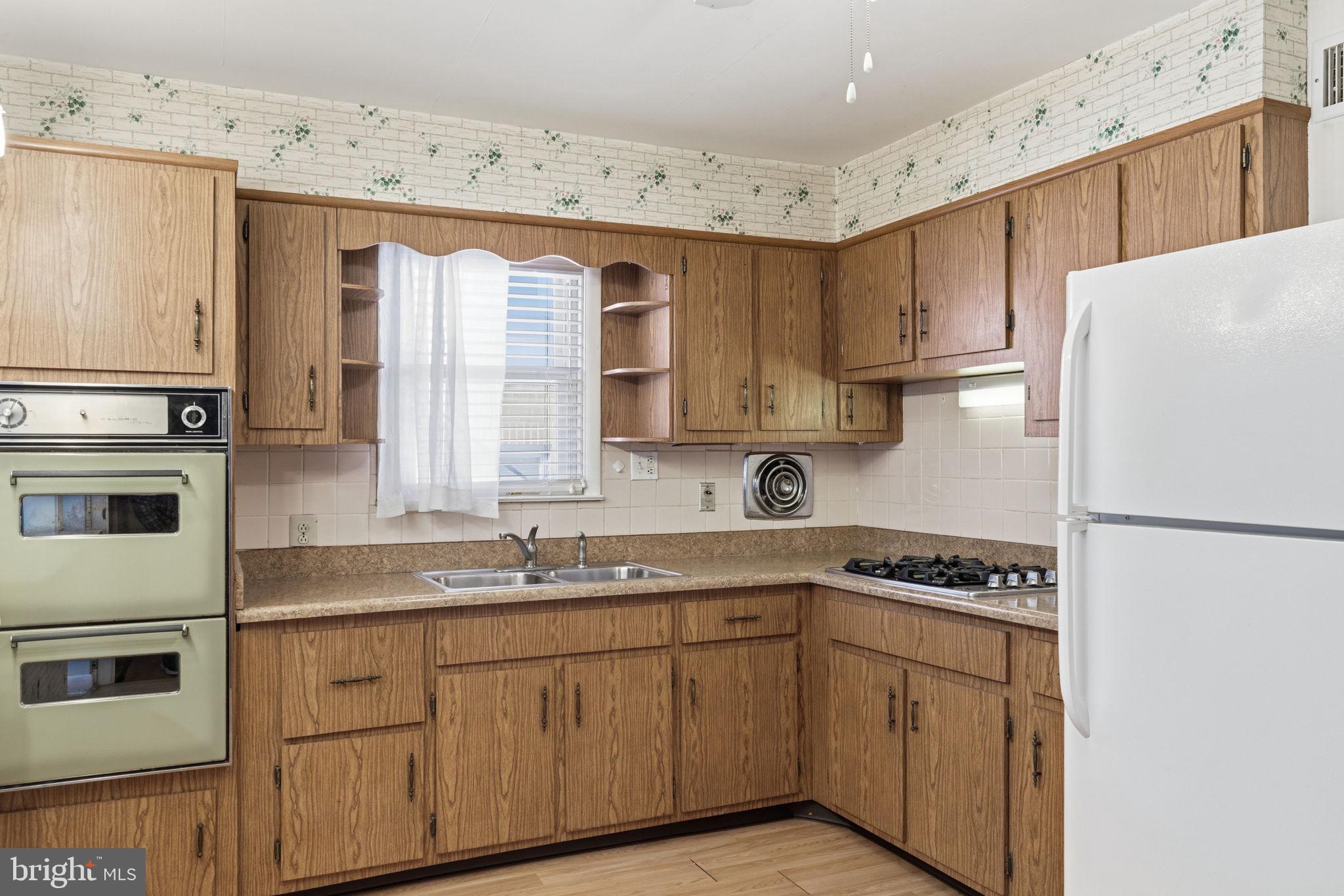 FOX CHASE - Residential